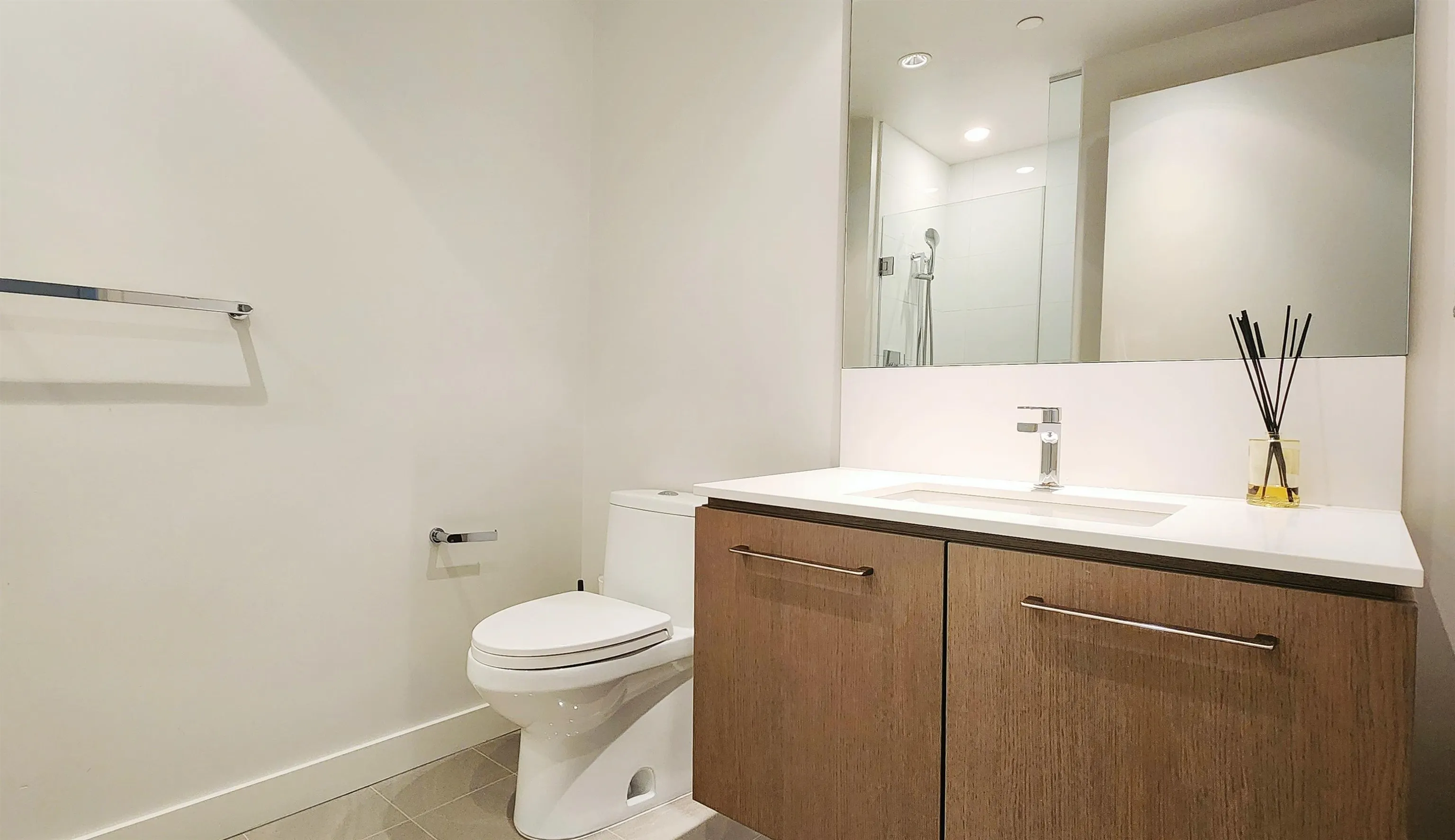 611 6633 Pearson Way