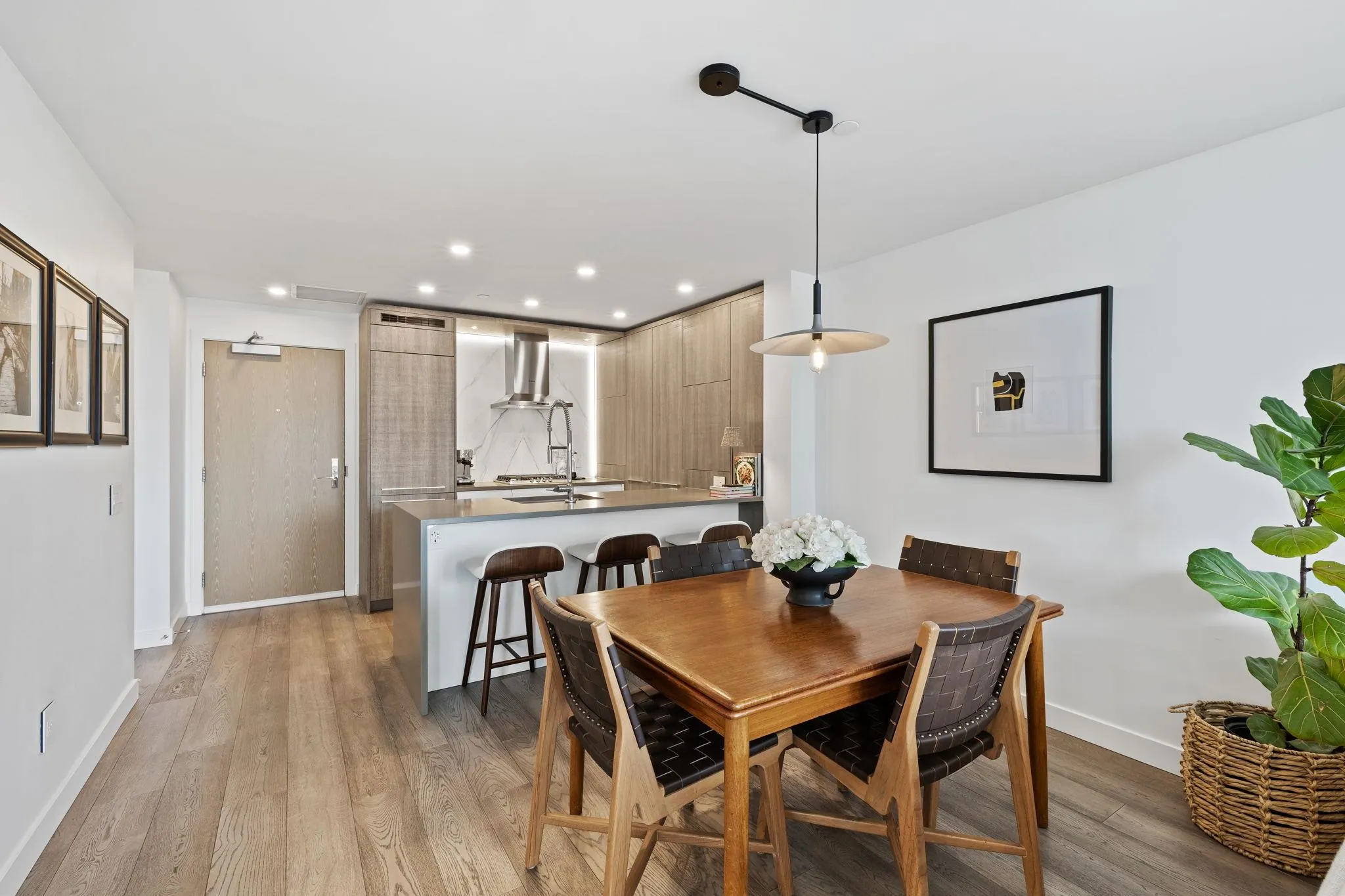 605 1441 Johnston Road