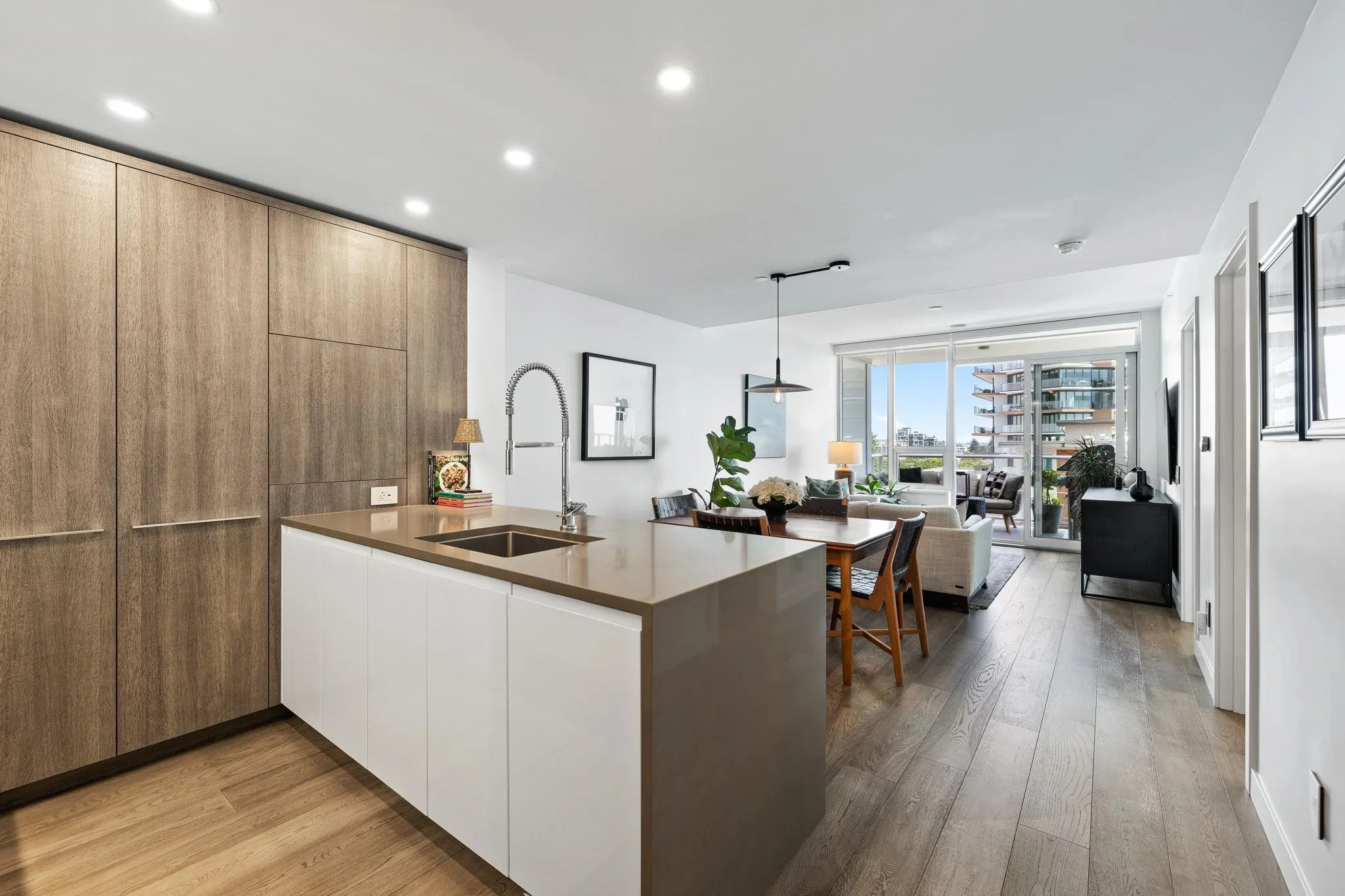 605 1441 Johnston Road