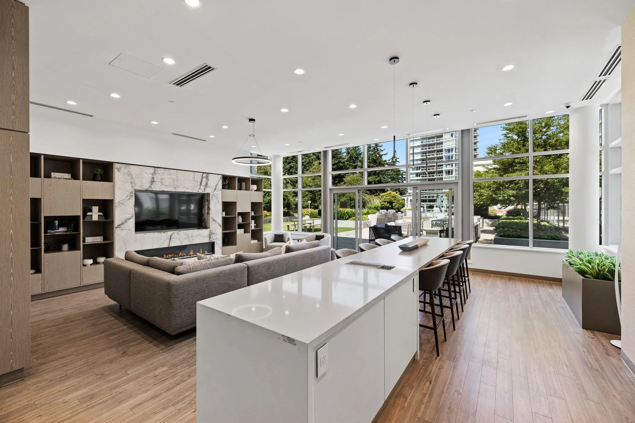 605 1441 Johnston Road