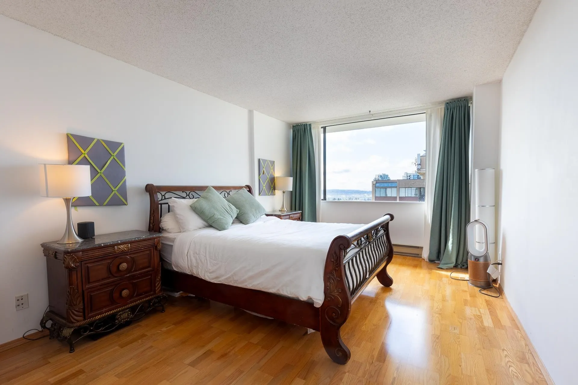 1404 7235 Salisbury Avenue
