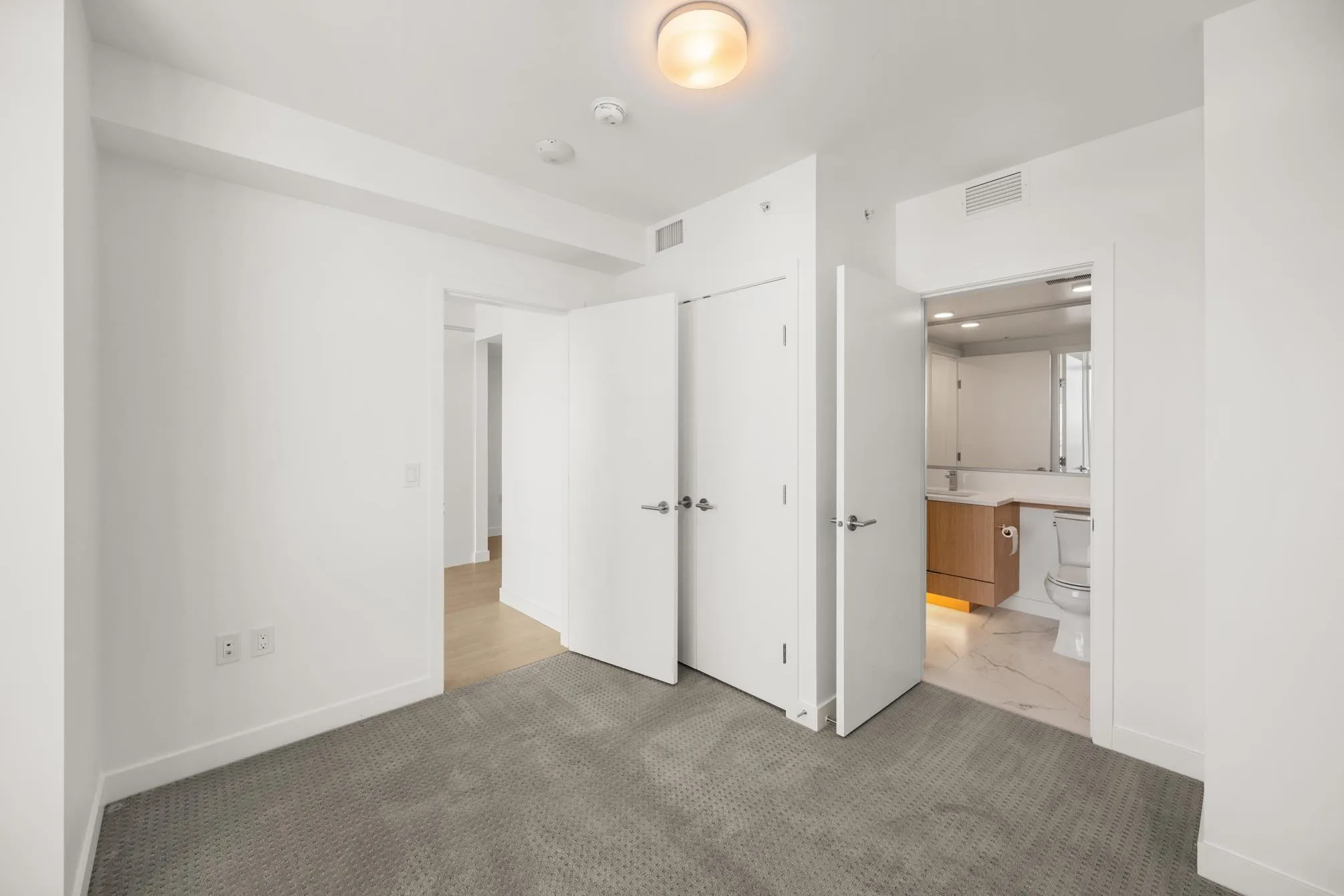 1305 7683 Park Crescent