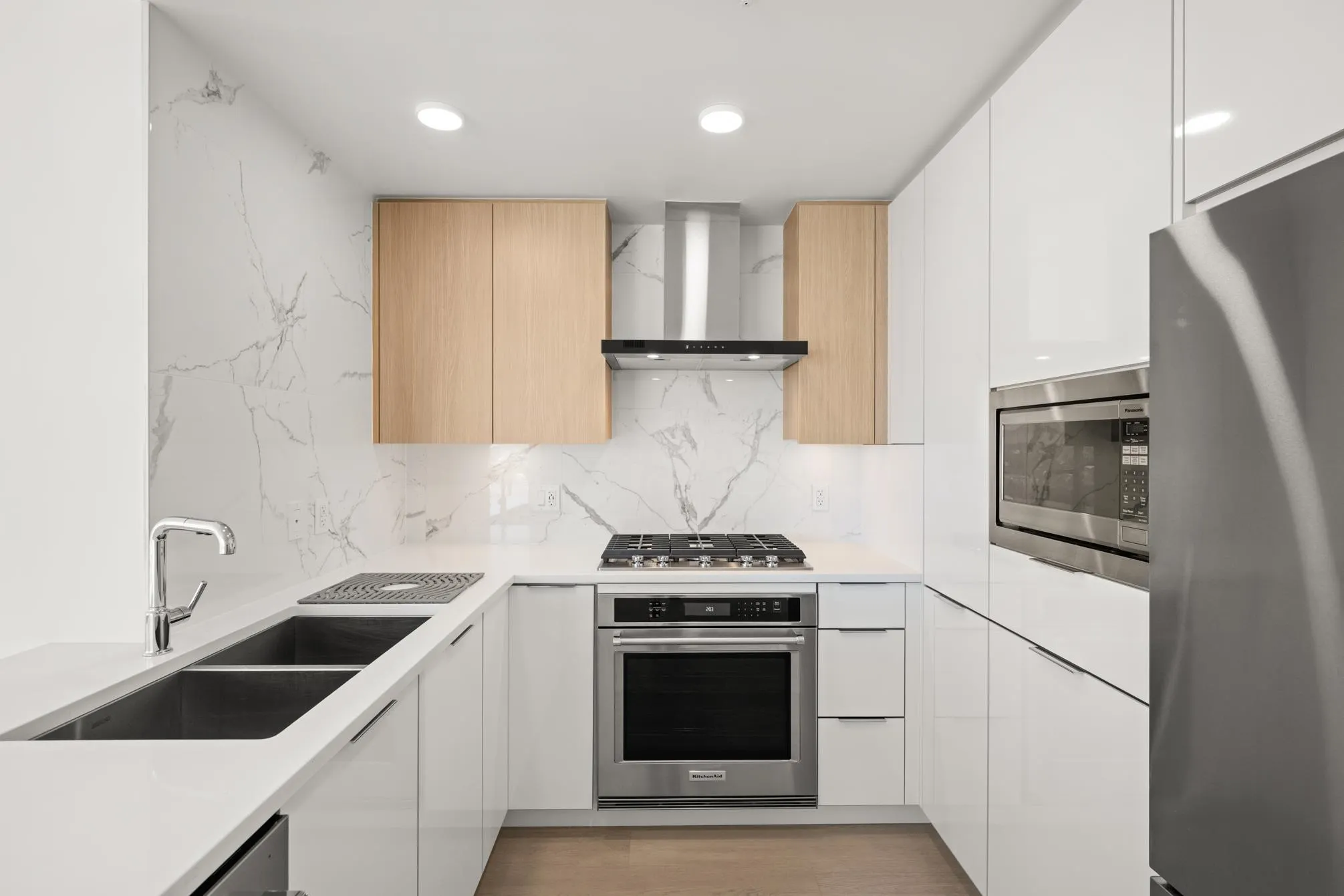 1305 7683 Park Crescent