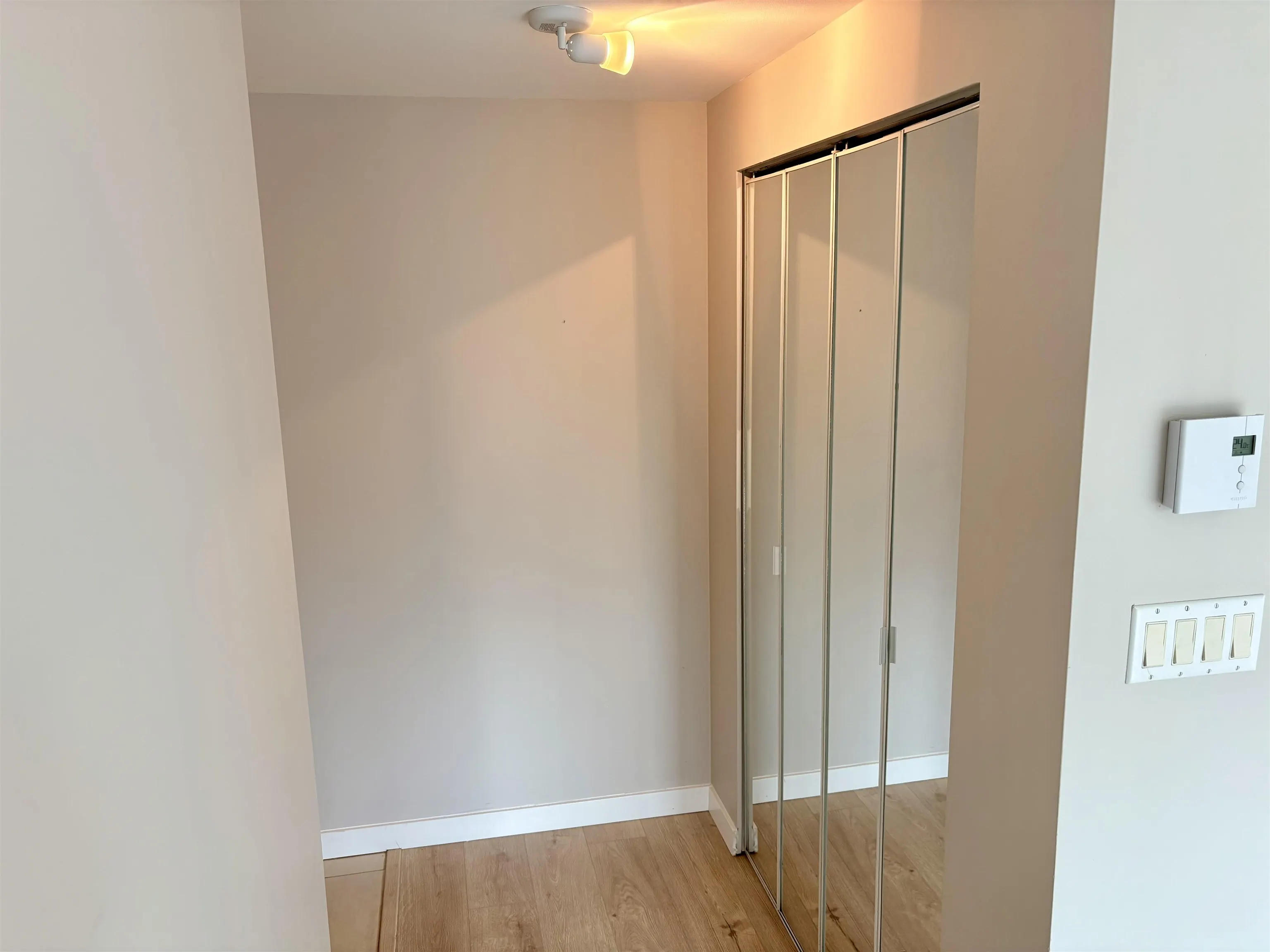 2704 1200 W Georgia