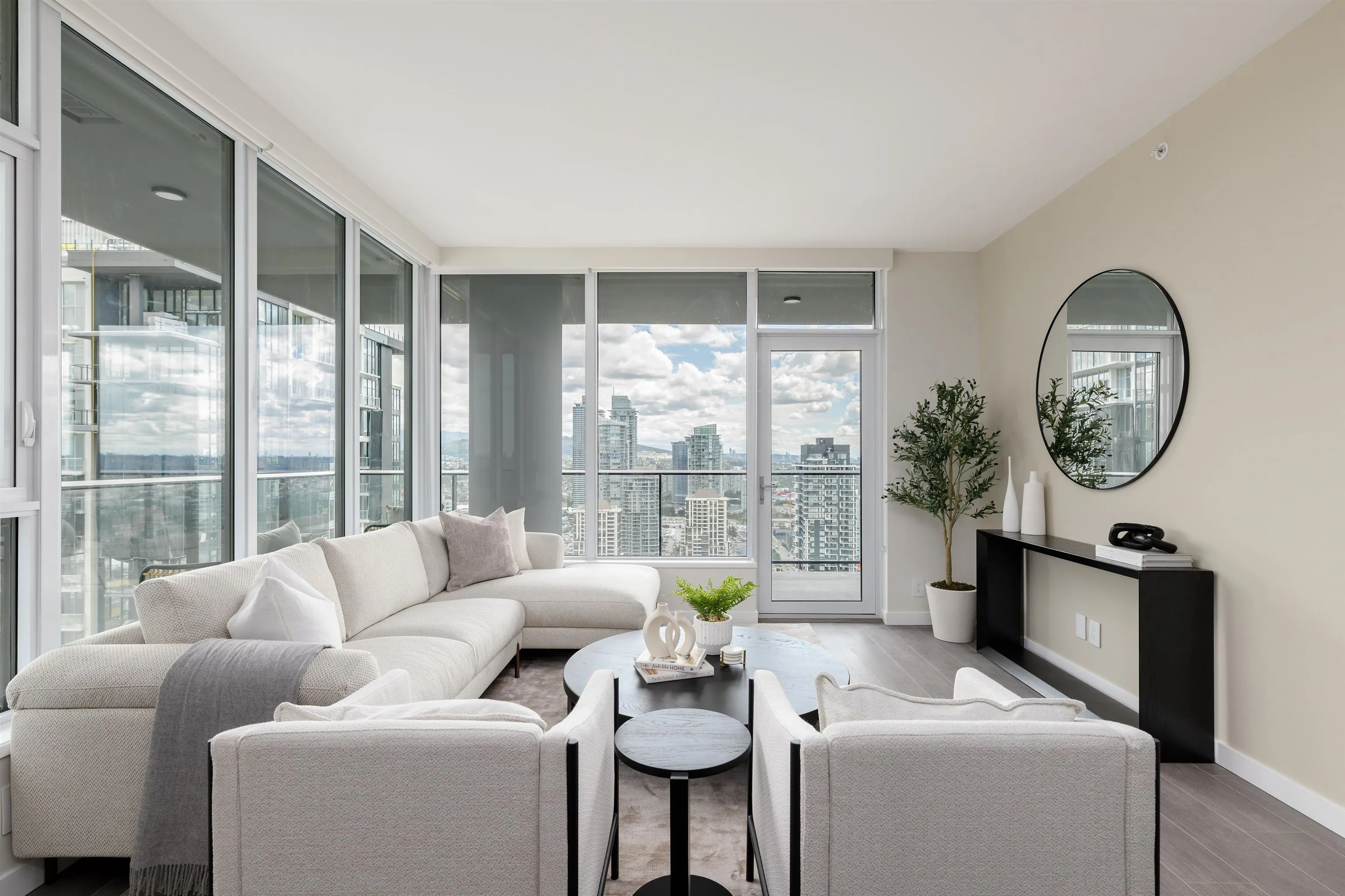 2907 4168 Lougheed Highway