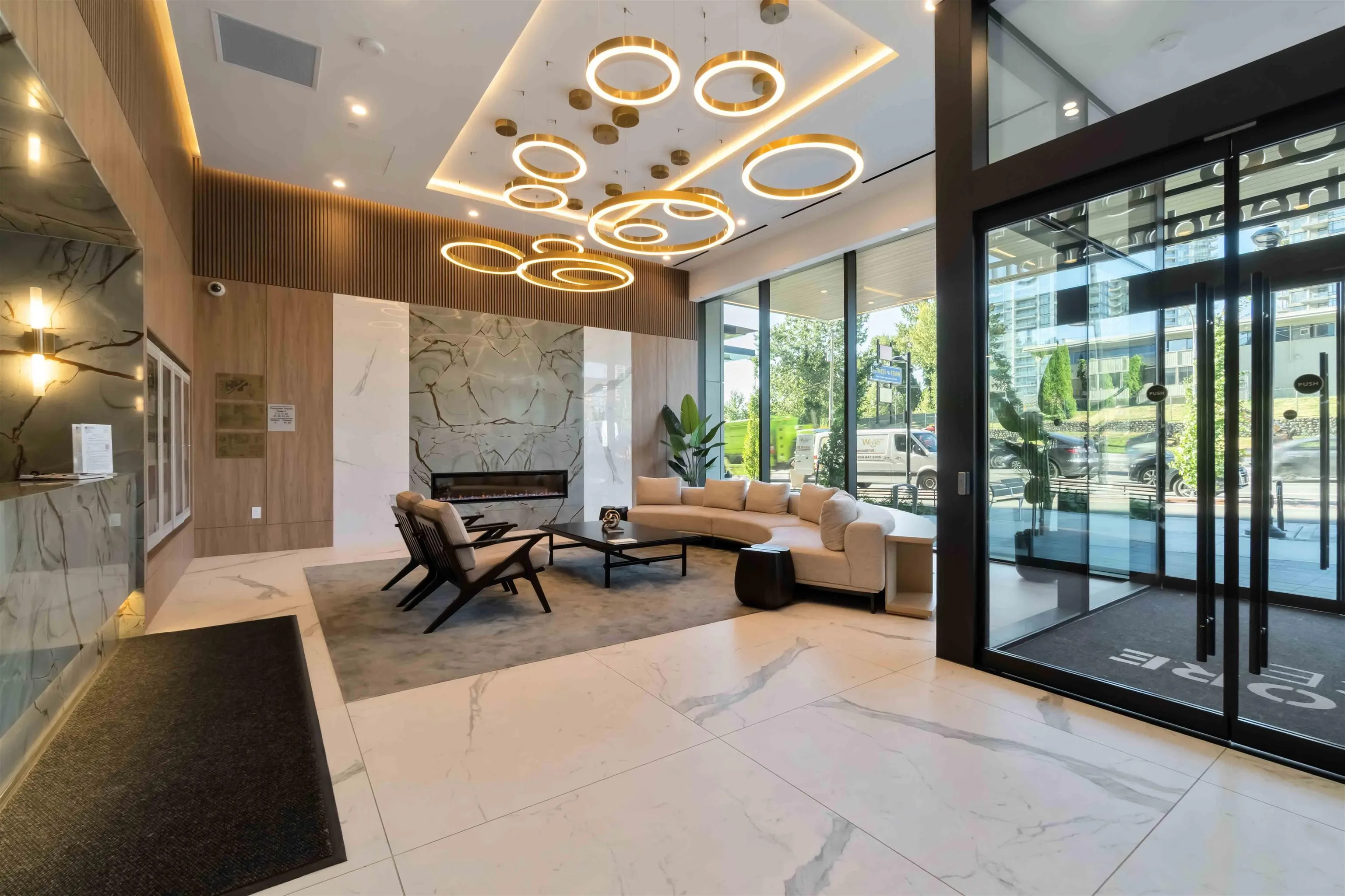 2607 4168 Lougheed Highway