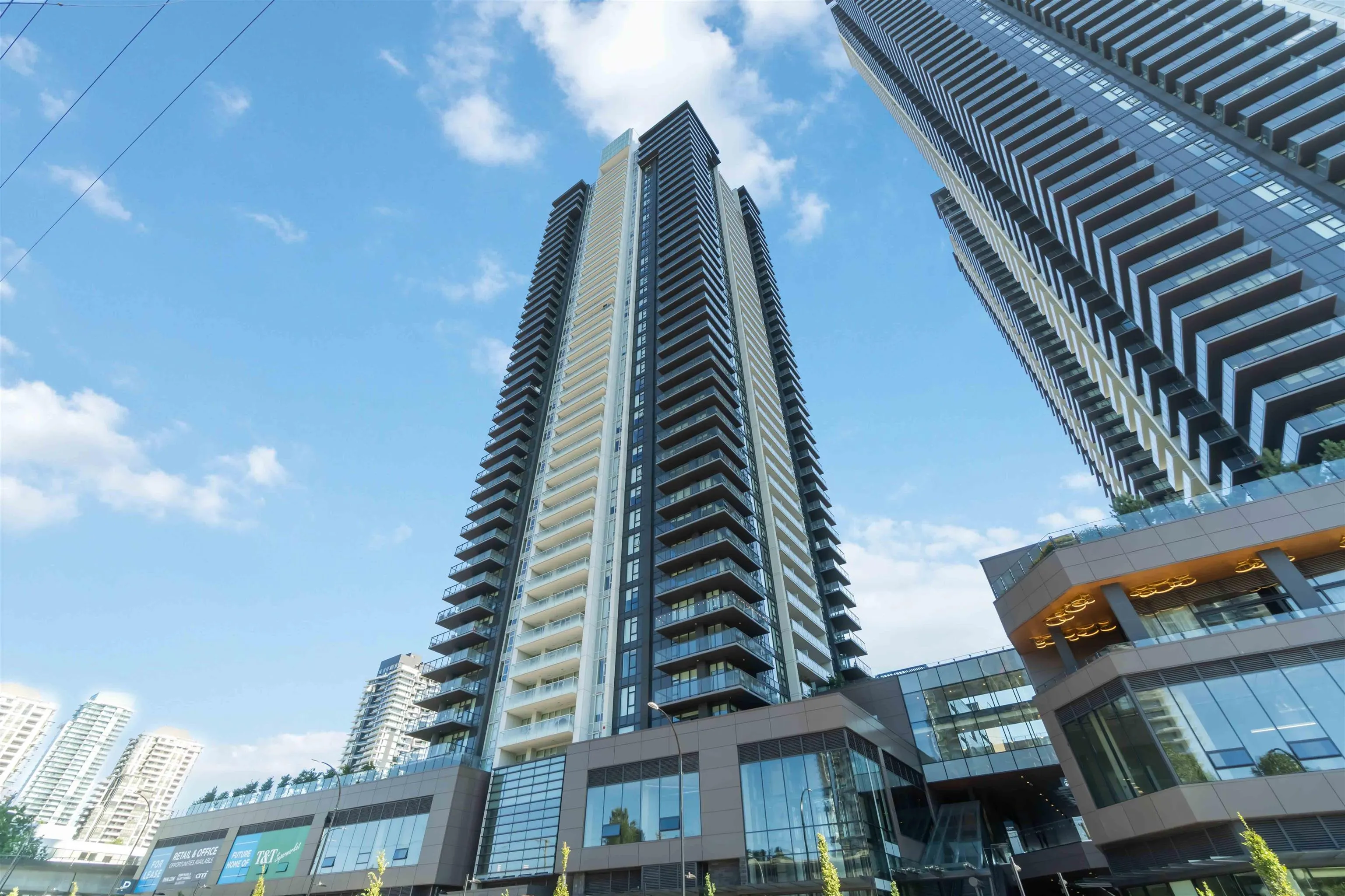 2607 4168 Lougheed Highway