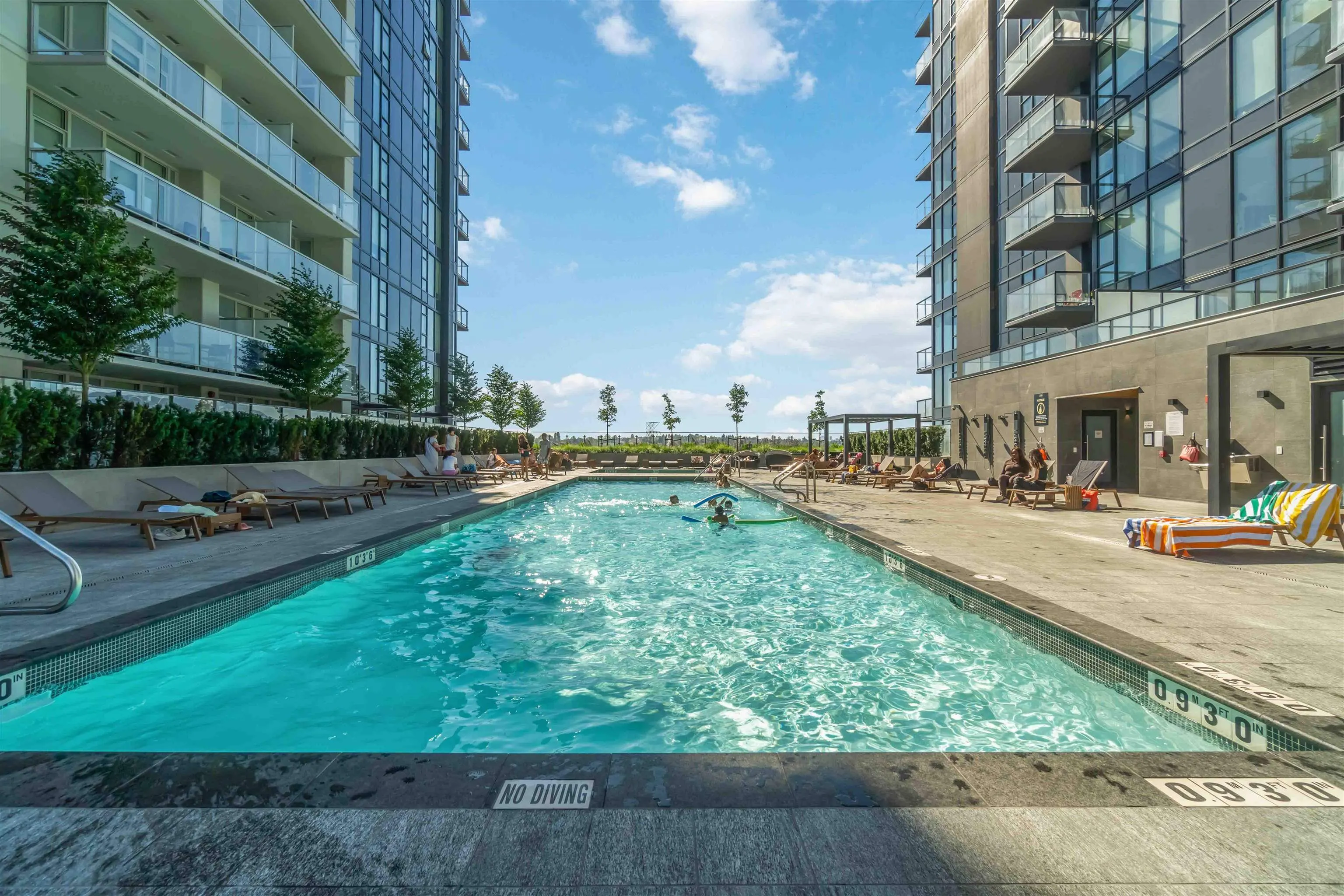 2607 4168 Lougheed Highway