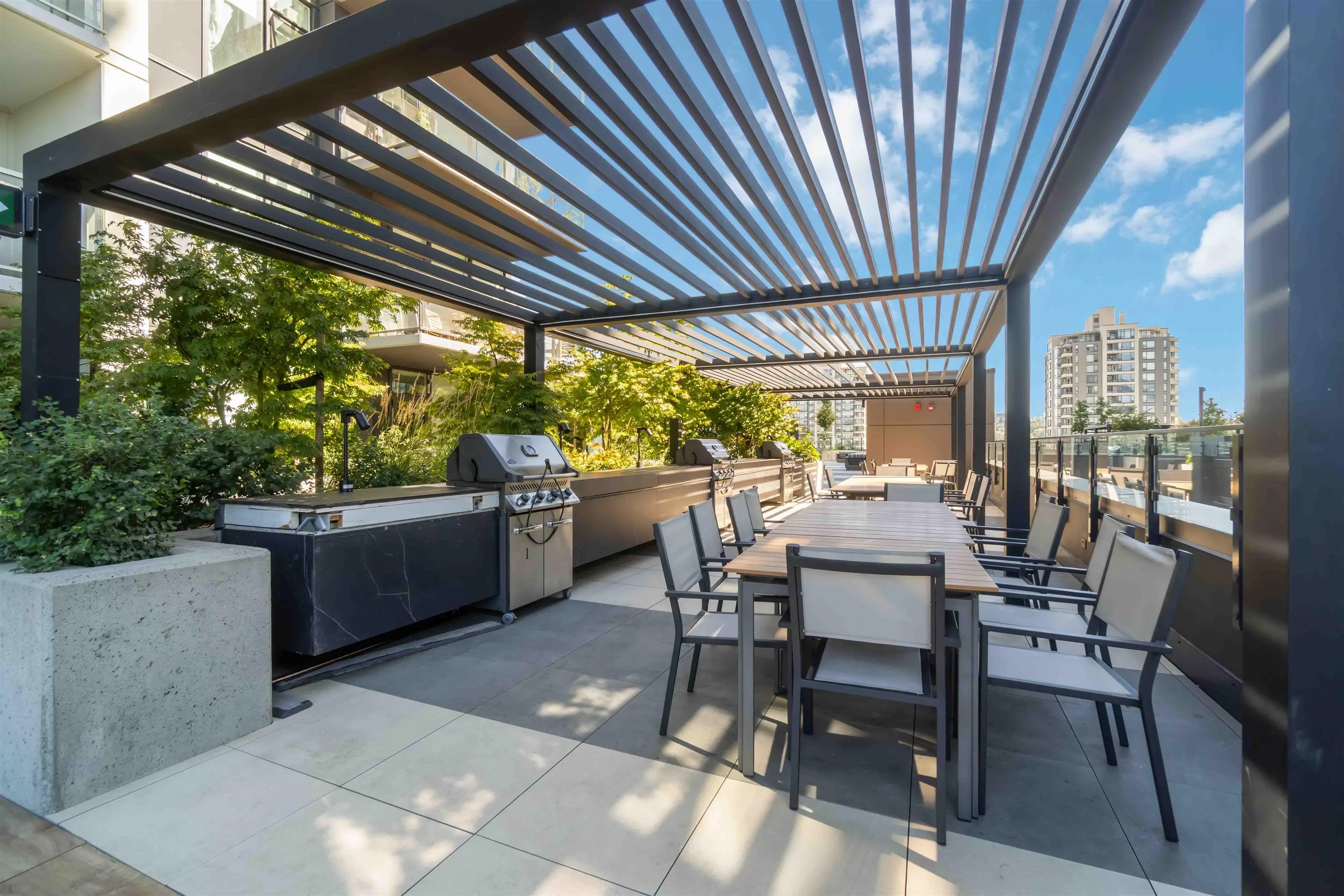 2607 4168 Lougheed Highway