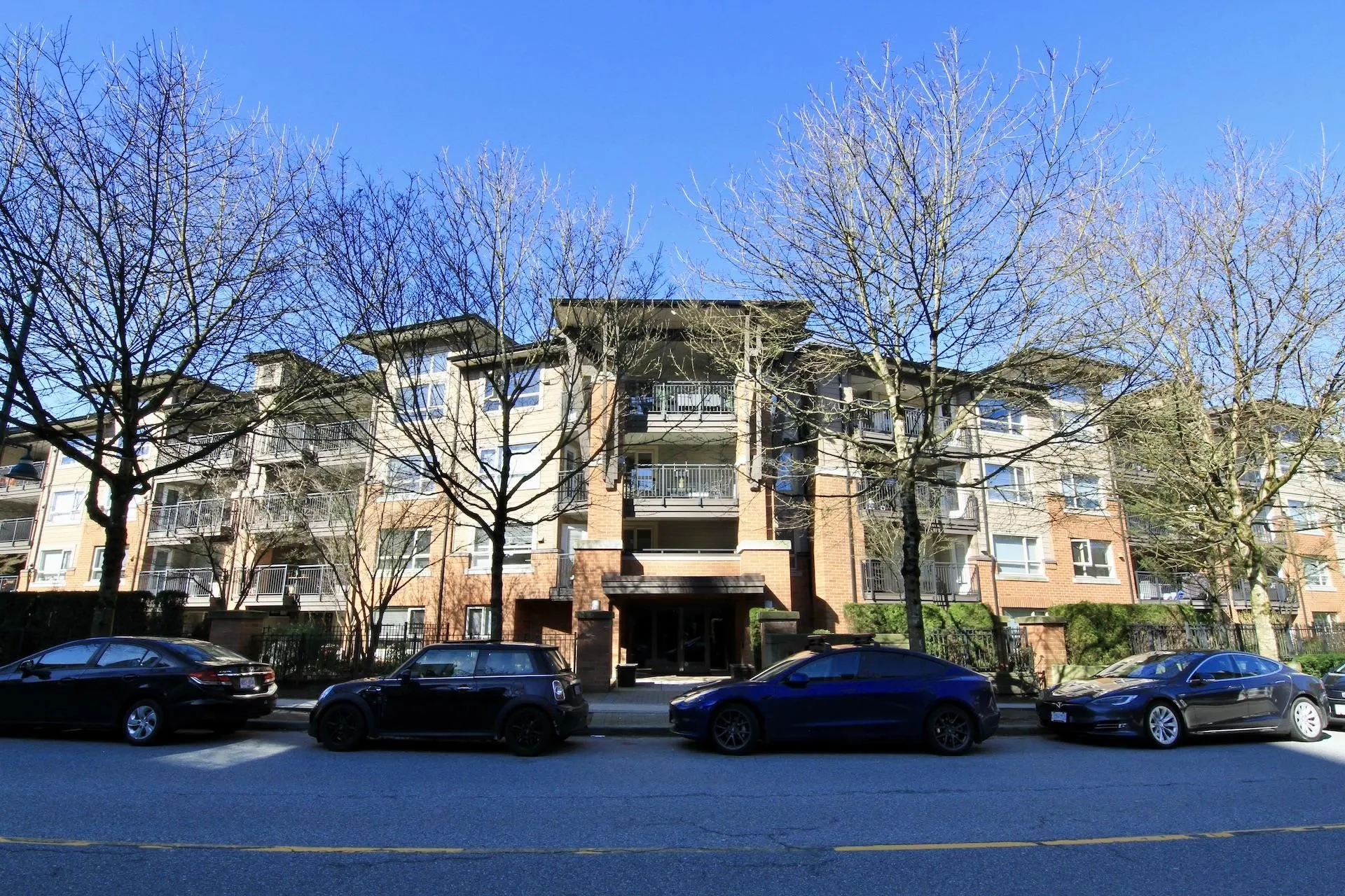 317 700 Klahanie Drive