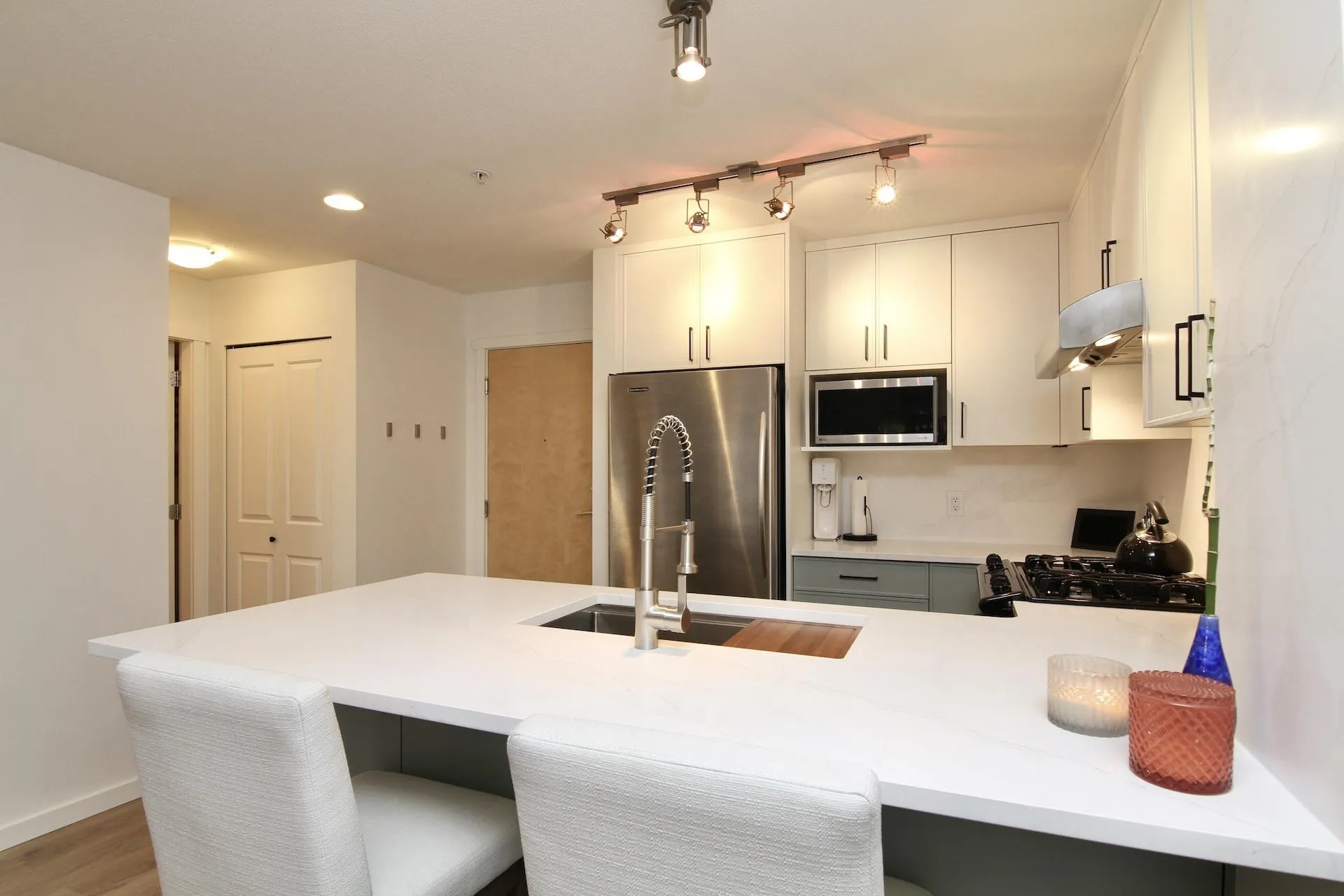 317 700 Klahanie Drive