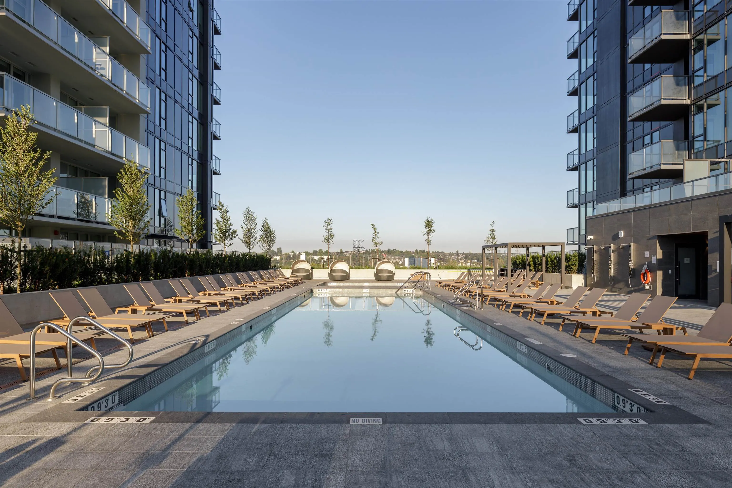 2507 4168 Lougheed Highway