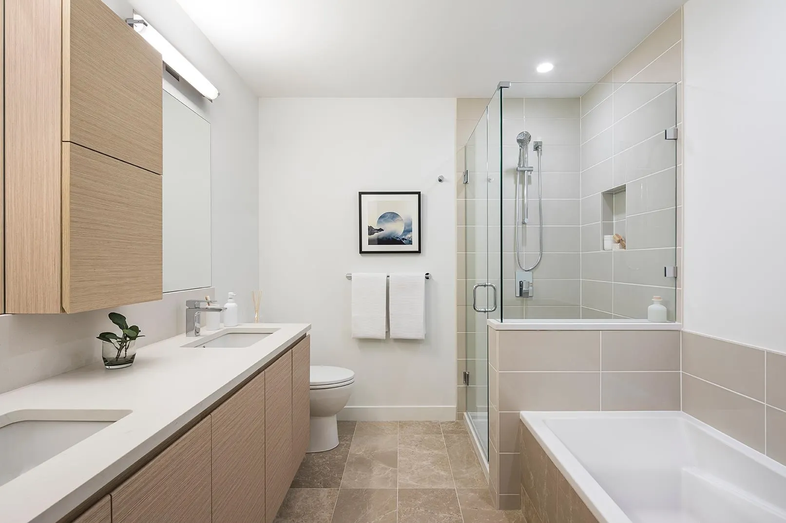 2507 4168 Lougheed Highway