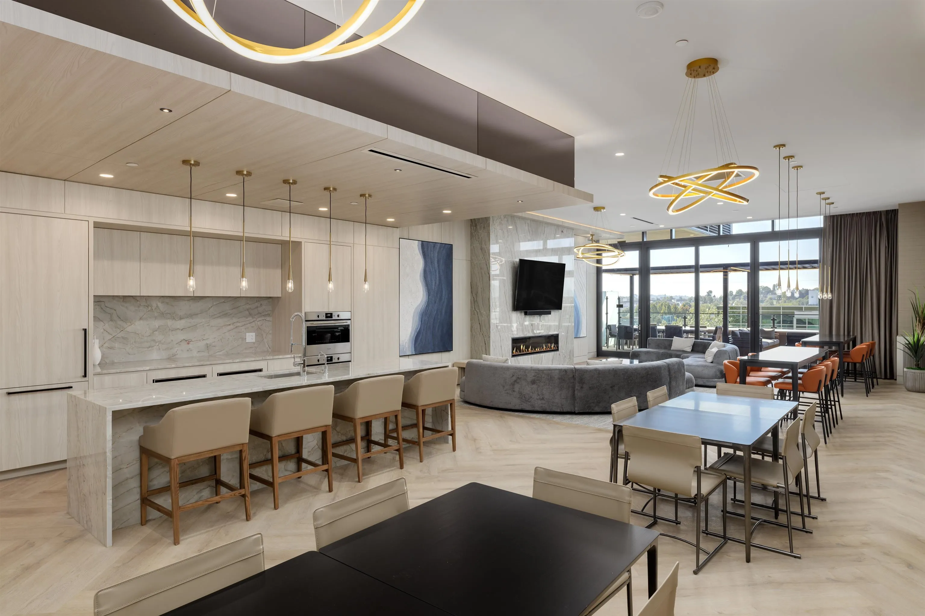 2507 4168 Lougheed Highway