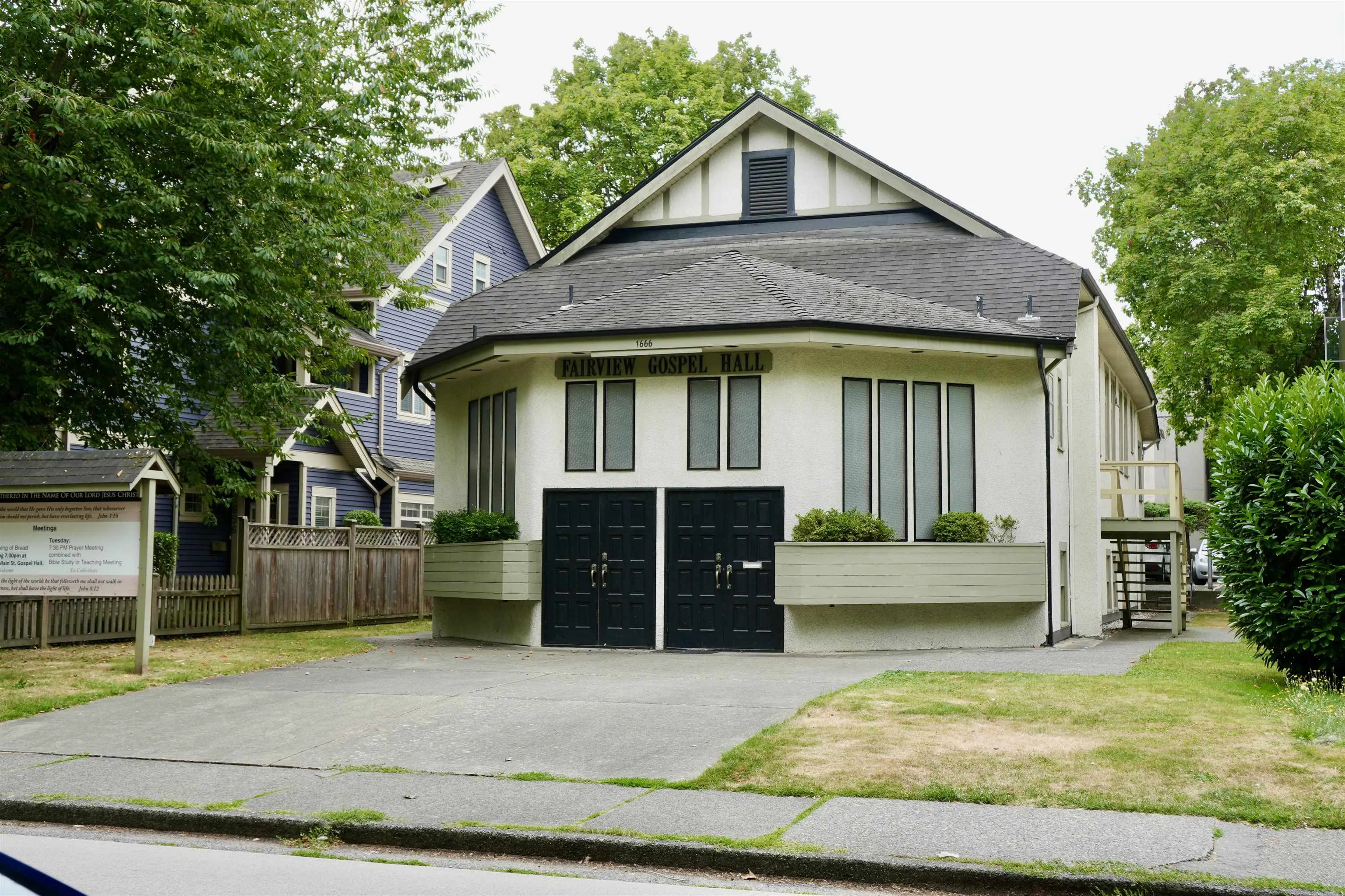 1666 W 10th Avenue