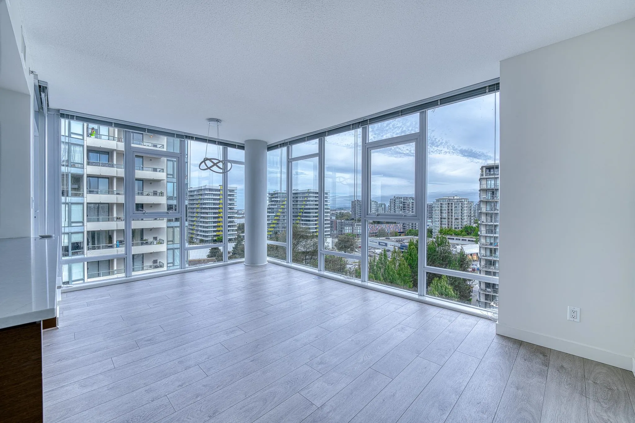 1501 5900 Alderbridge Way