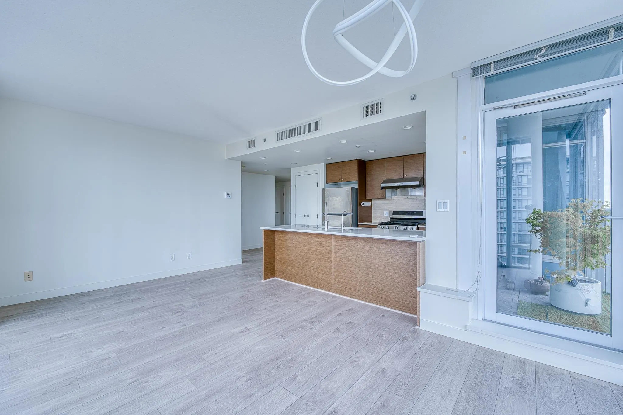 1501 5900 Alderbridge Way