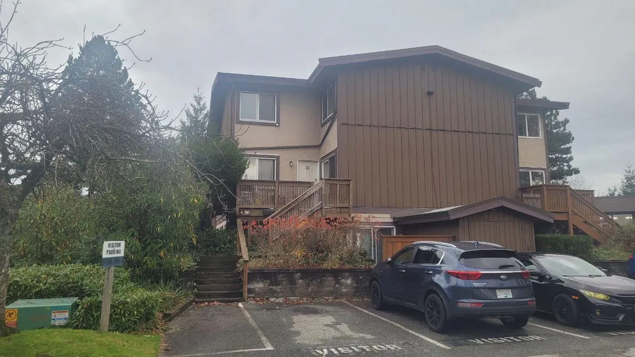 4 310 Highland Way