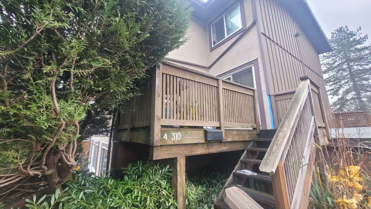 4 310 Highland Way