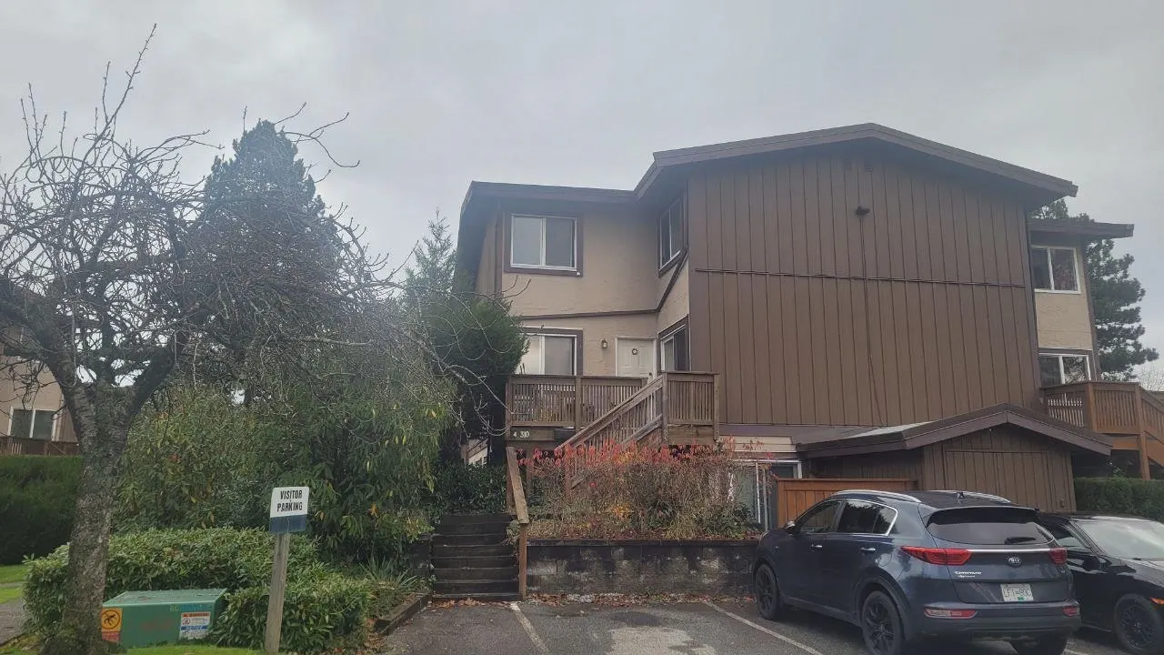 4 310 Highland Way