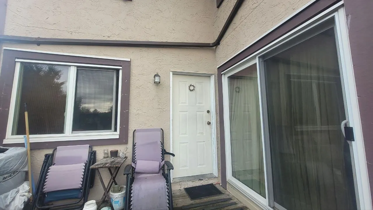4 310 Highland Way