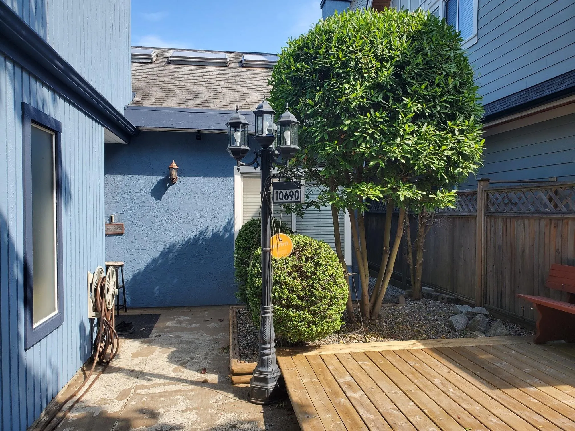 10690 Hollybank Drive