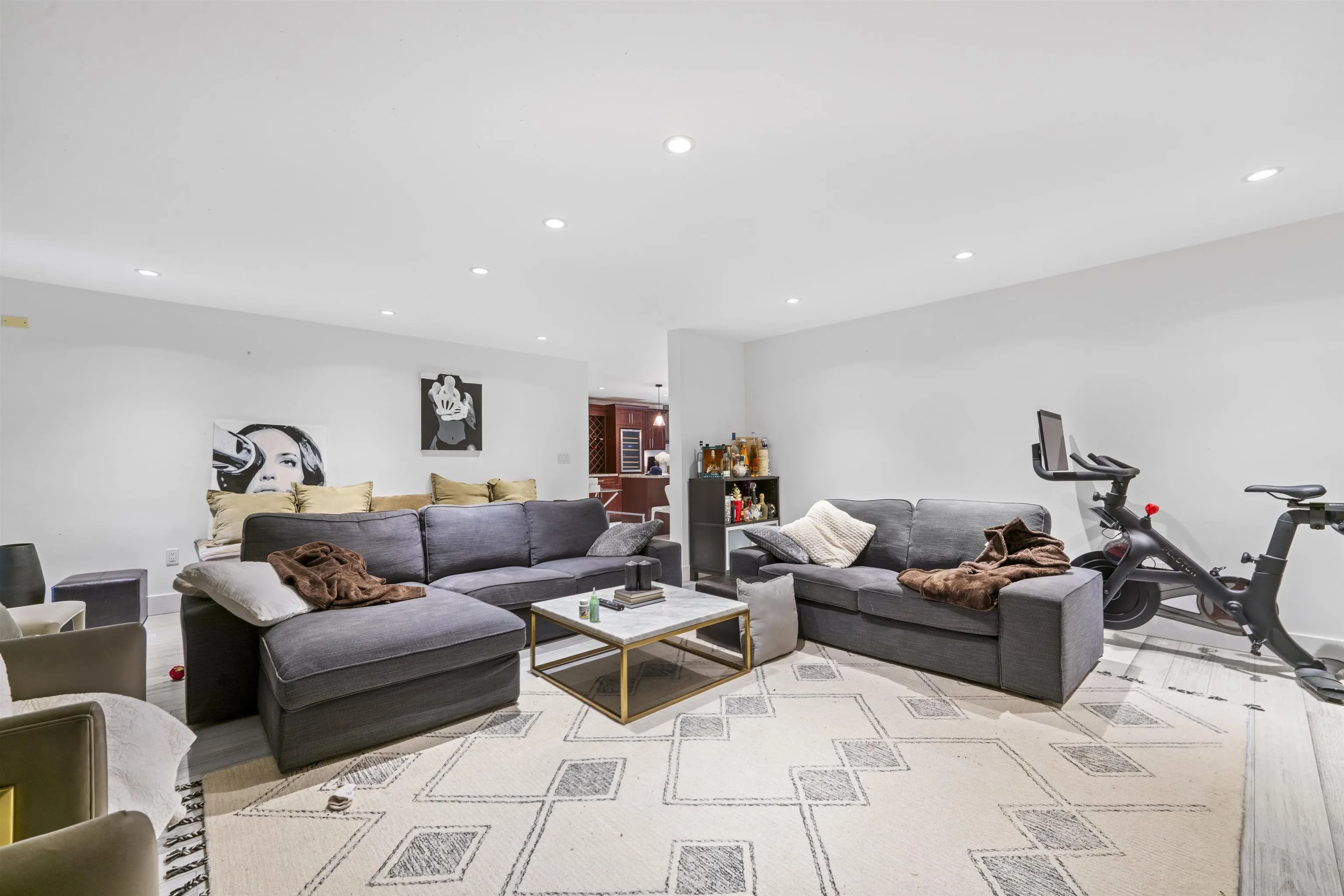 4215 Evergreen Avenue