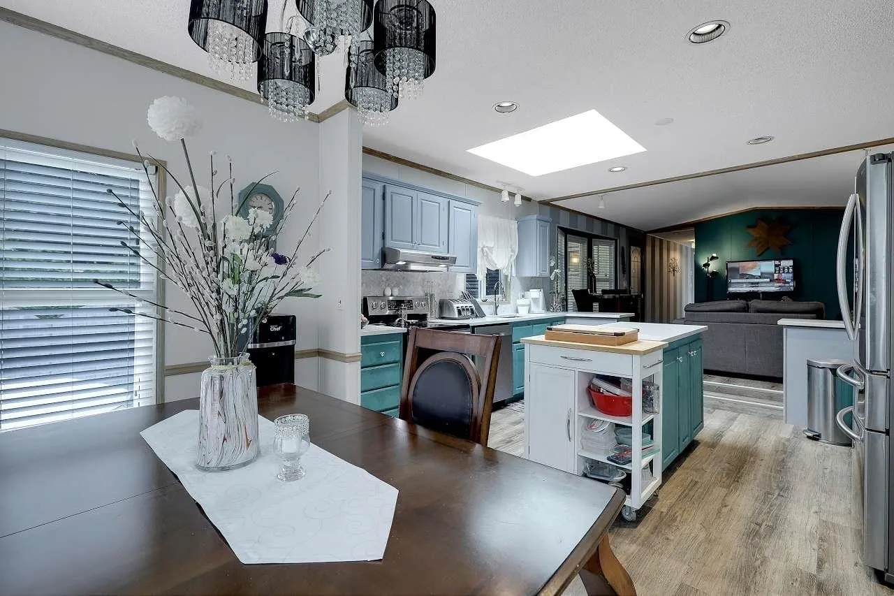 59 43201 Lougheed Highway