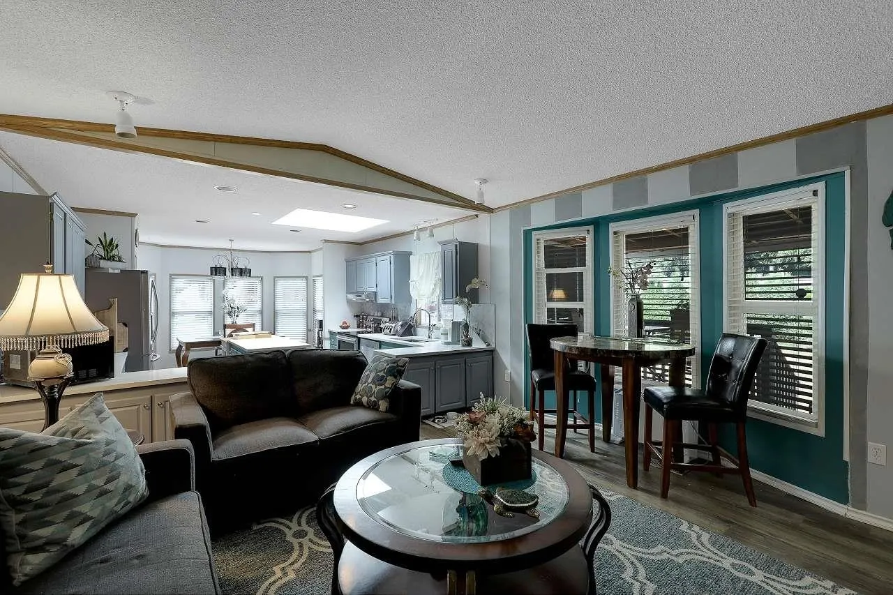 59 43201 Lougheed Highway