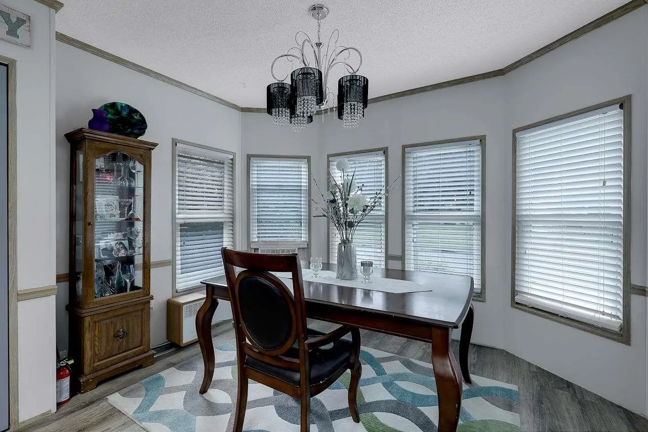 59 43201 Lougheed Highway