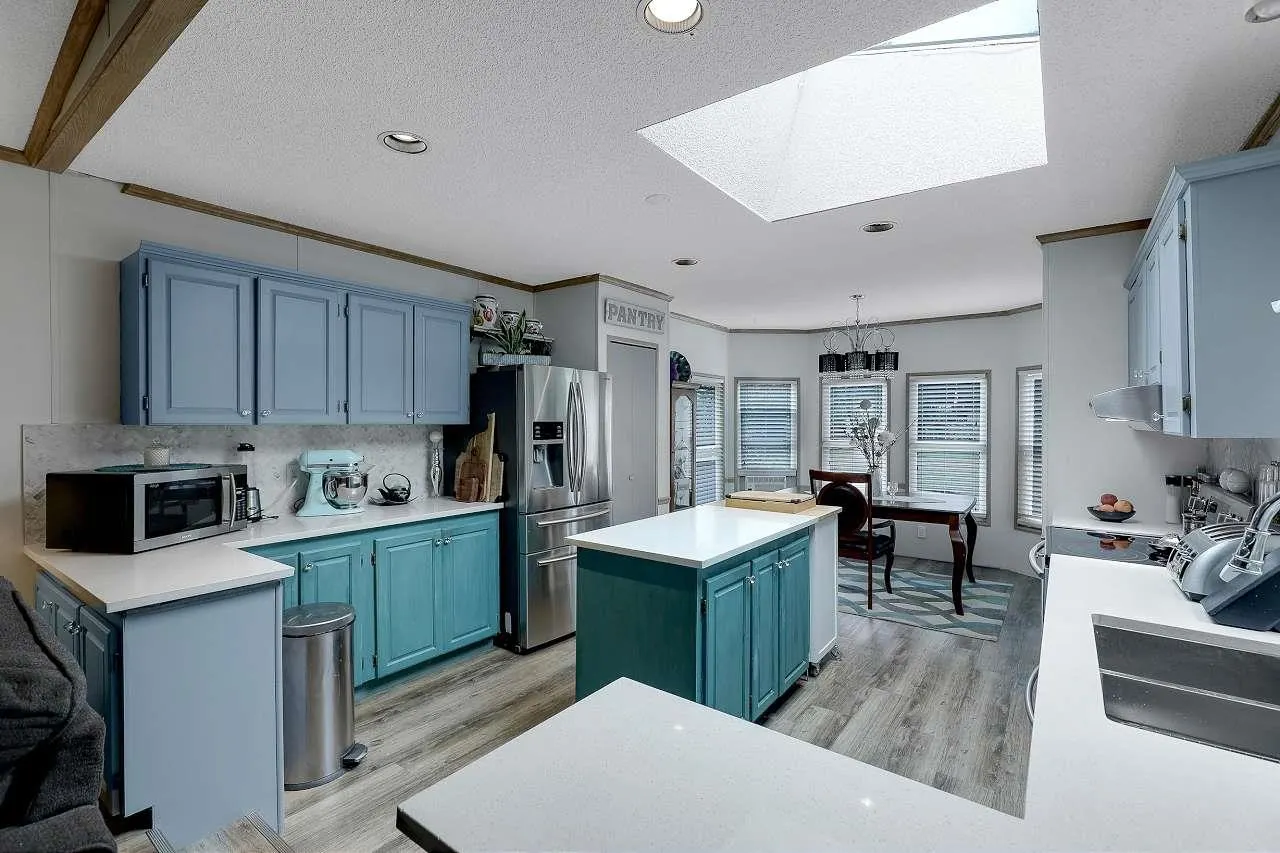59 43201 Lougheed Highway