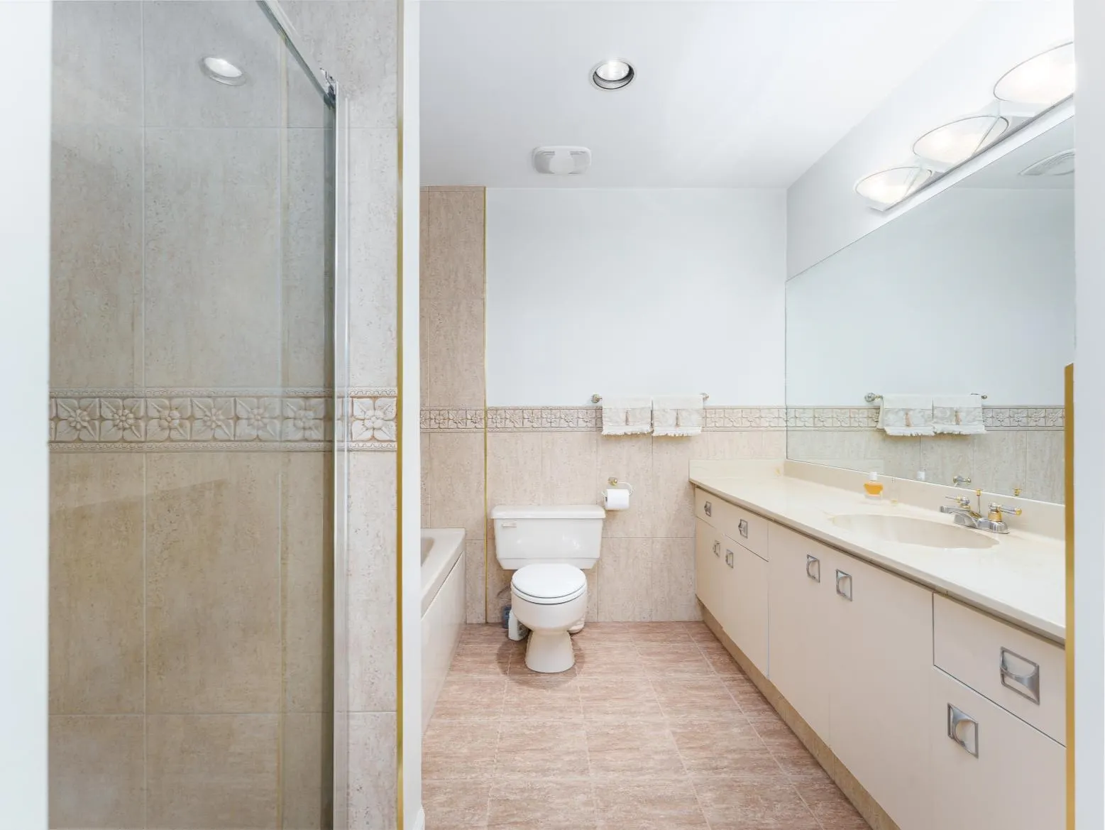 1450 W 40th Avenue