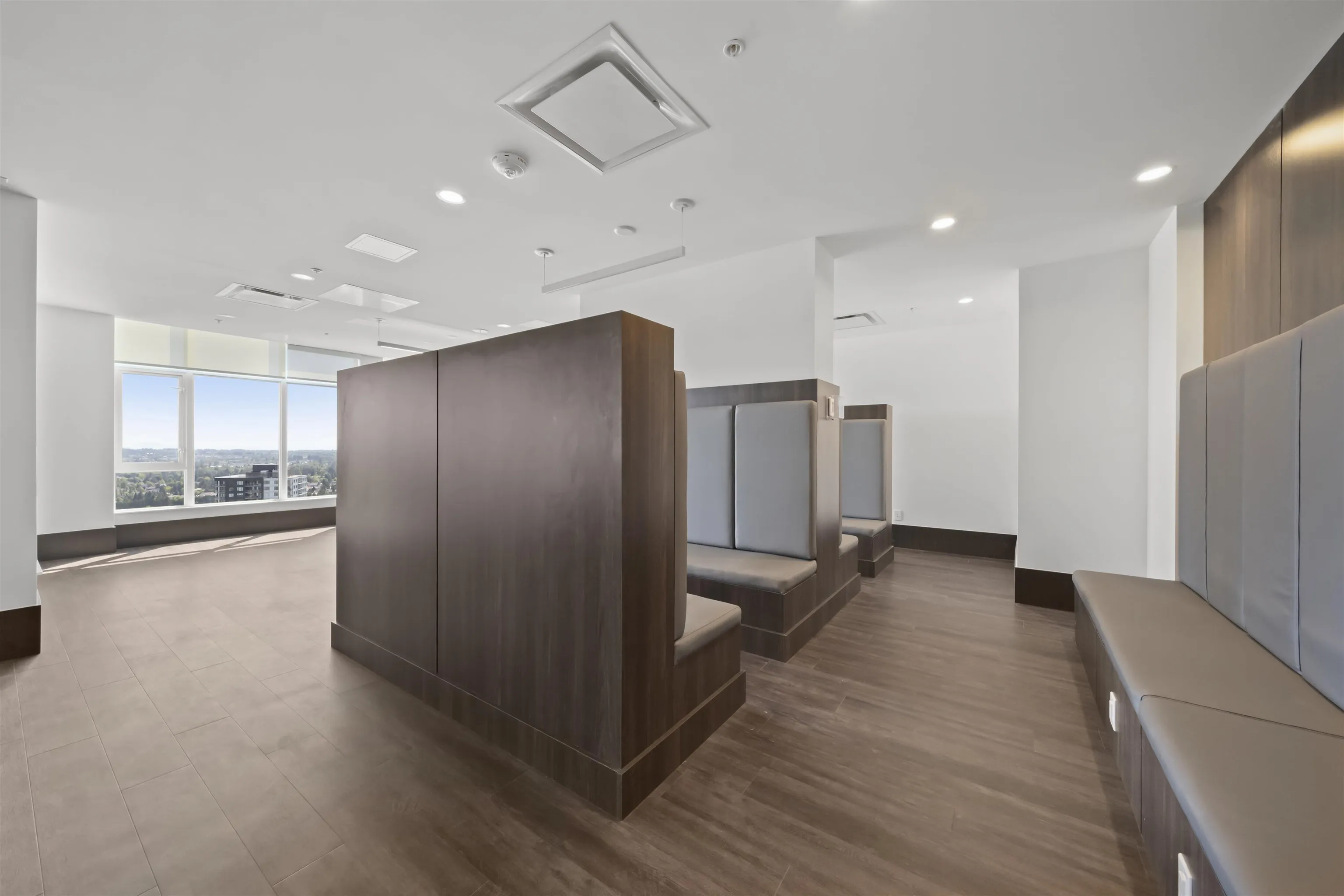 1211 13350 Central Avenue
