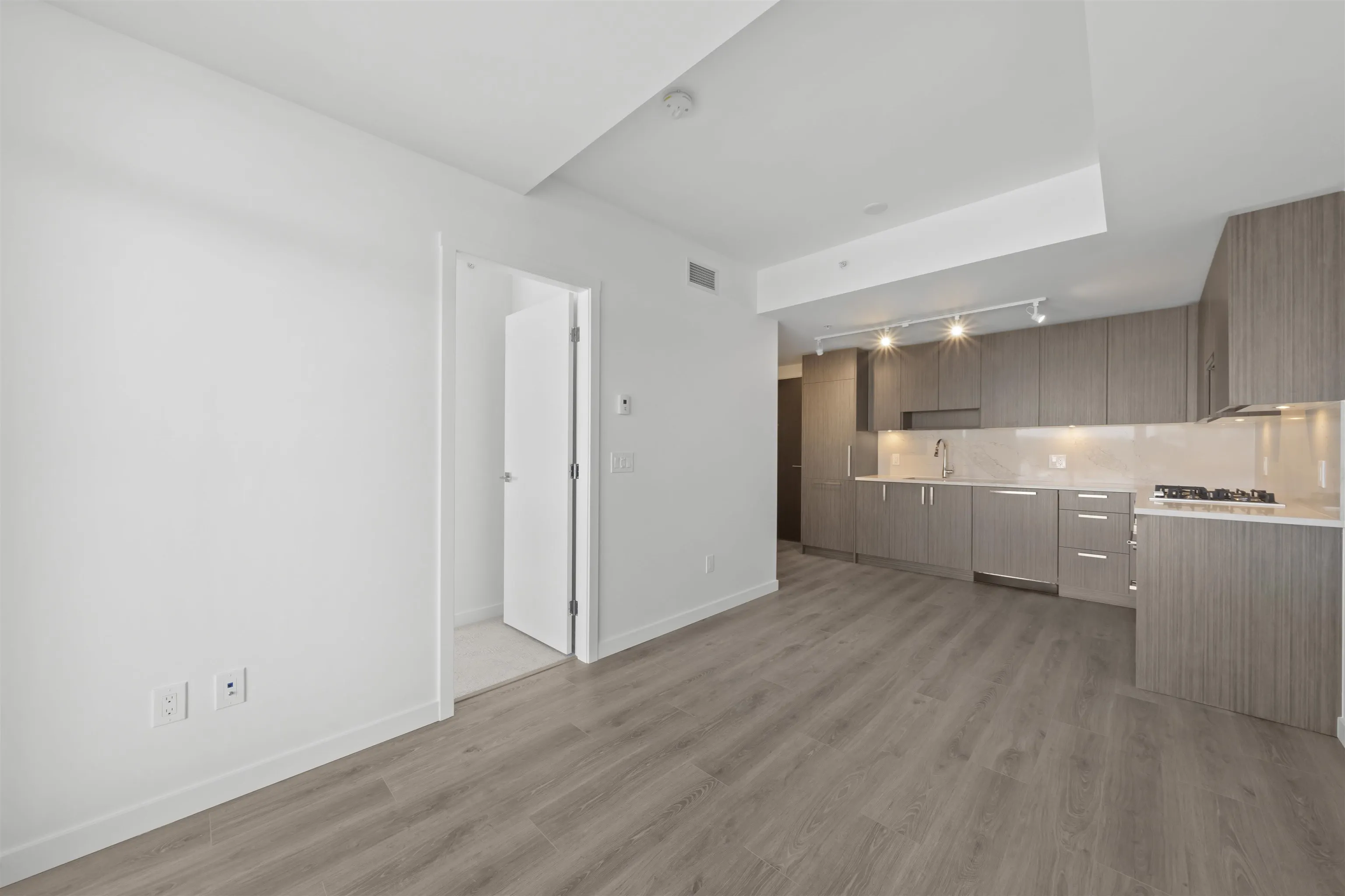 1211 13350 Central Avenue