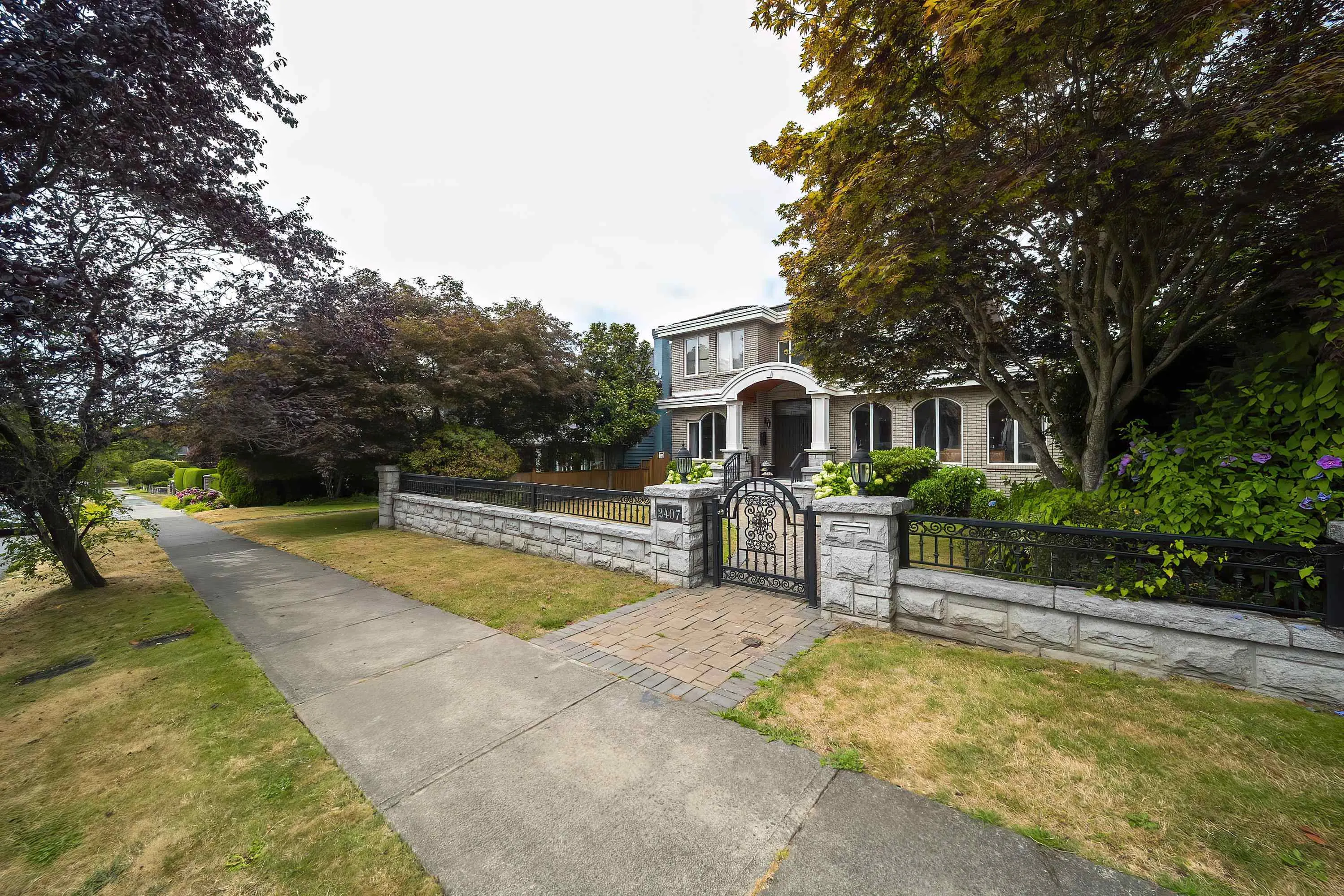 2407 W 18th Avenue