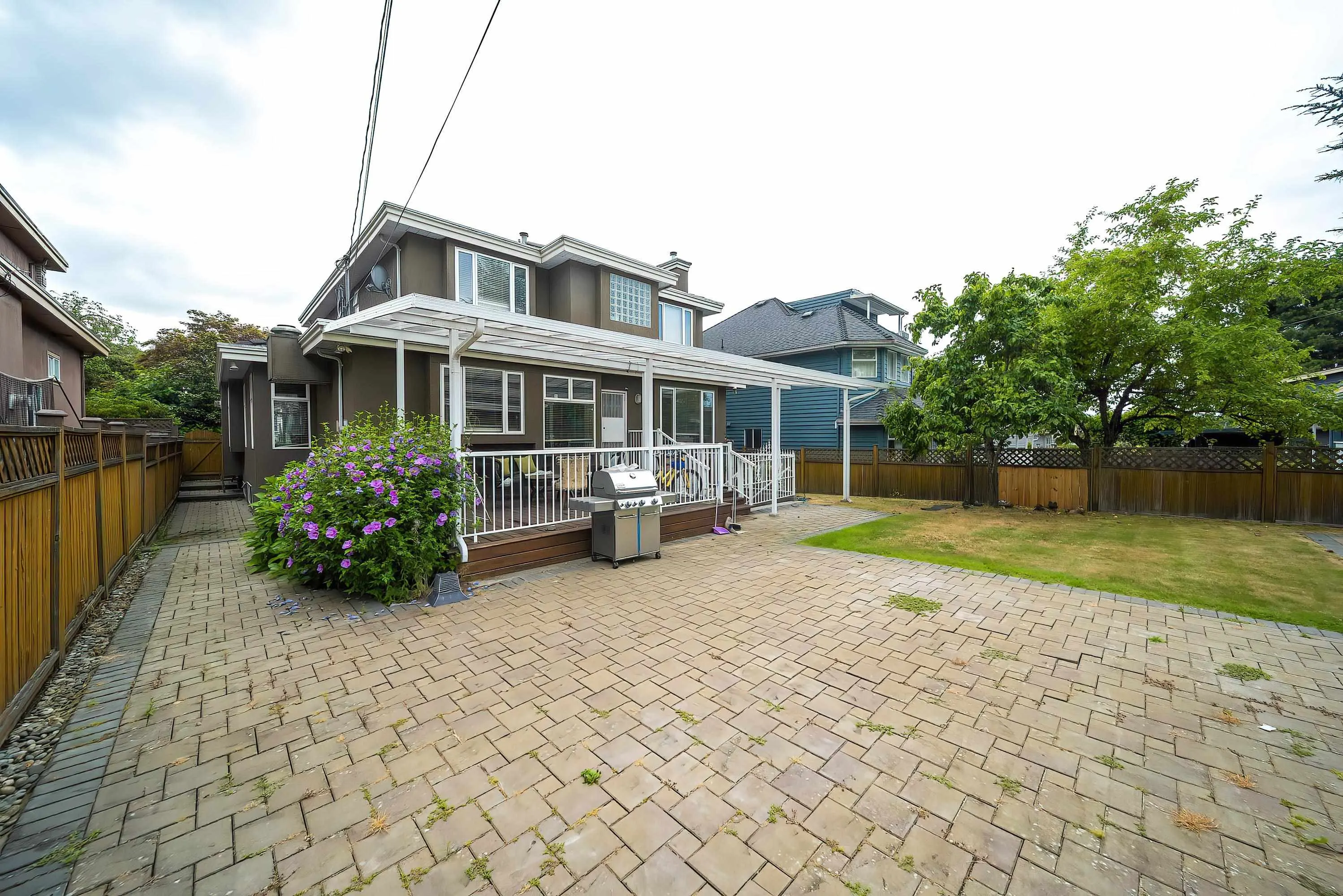 2407 W 18th Avenue