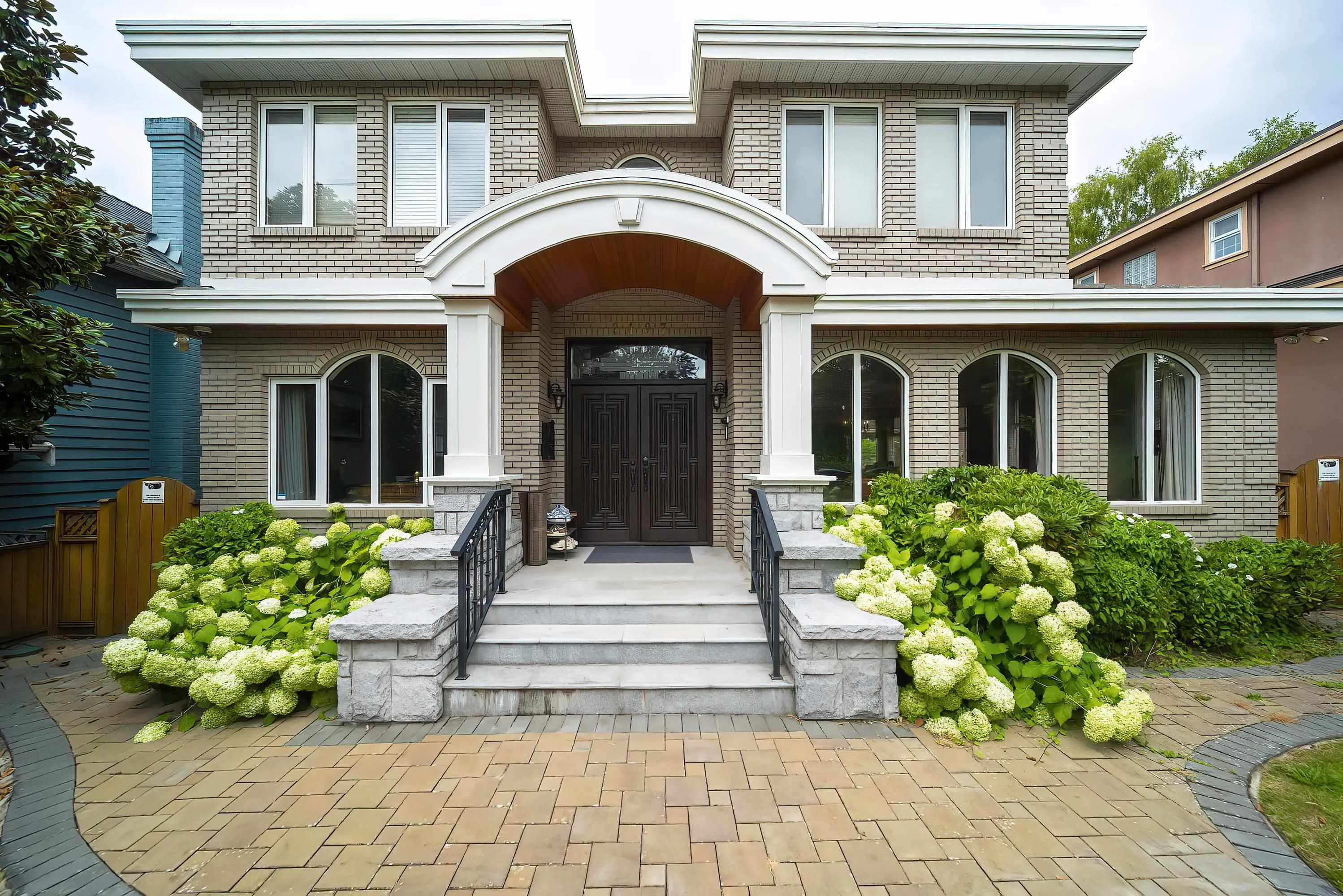 2407 W 18th Avenue