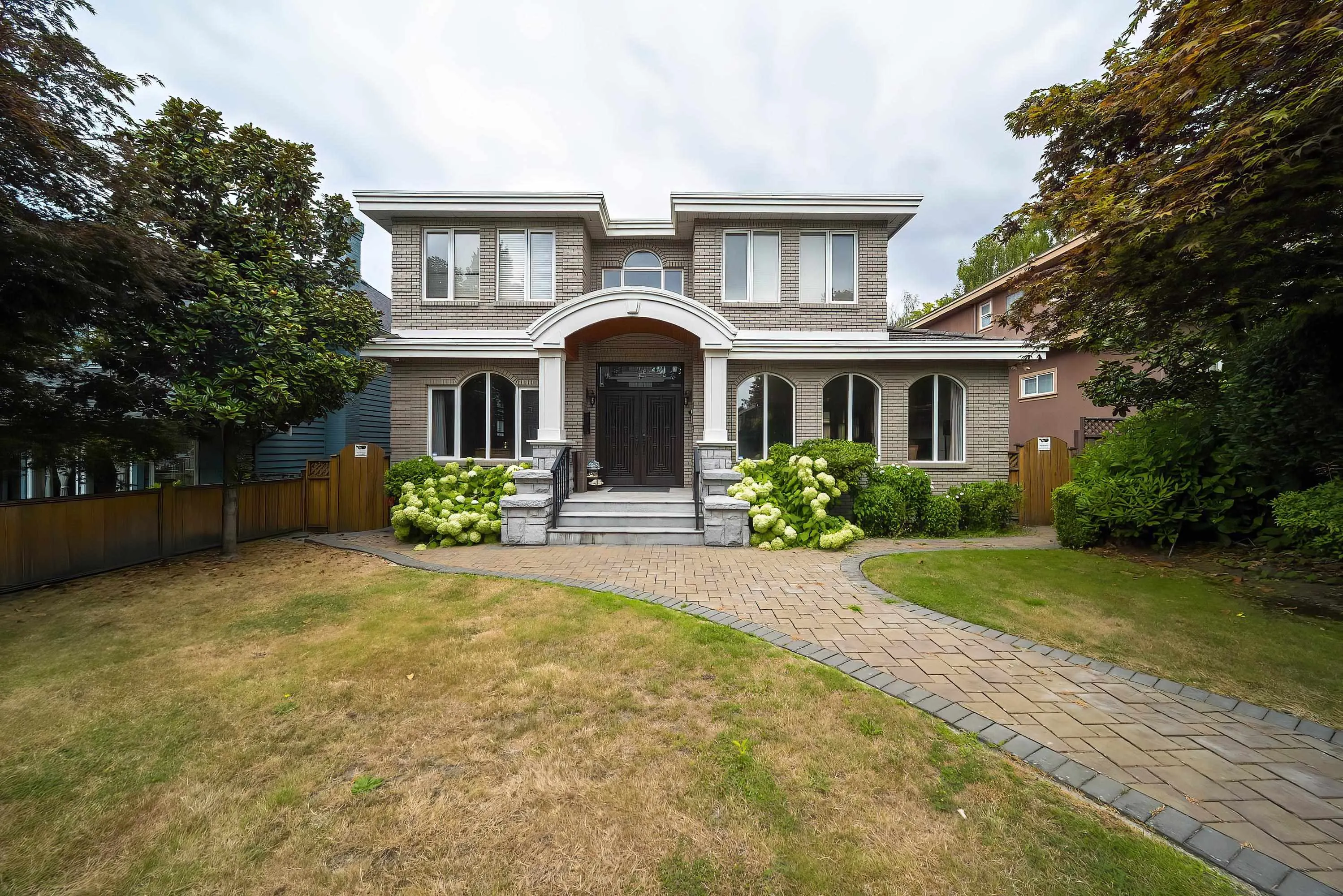 2407 W 18th Avenue