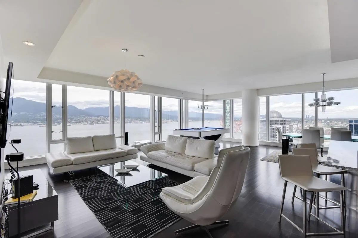 3001 1011 W Cordova Street