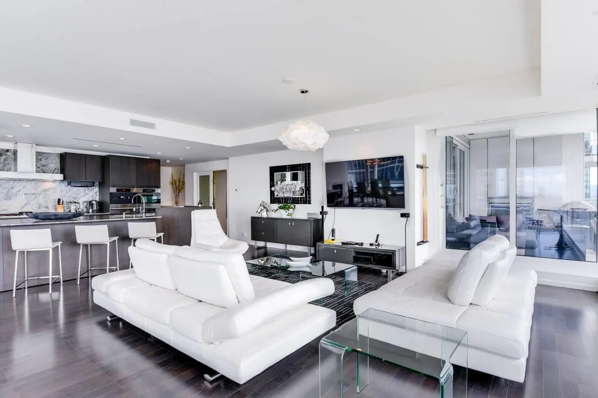 3001 1011 W Cordova Street