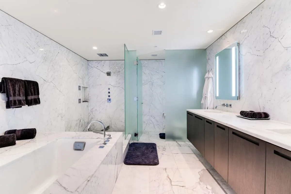 3001 1011 W Cordova Street