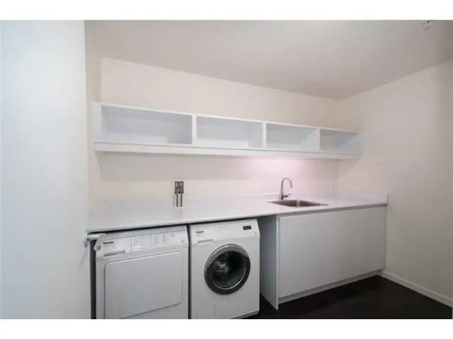 3001 1011 W Cordova Street