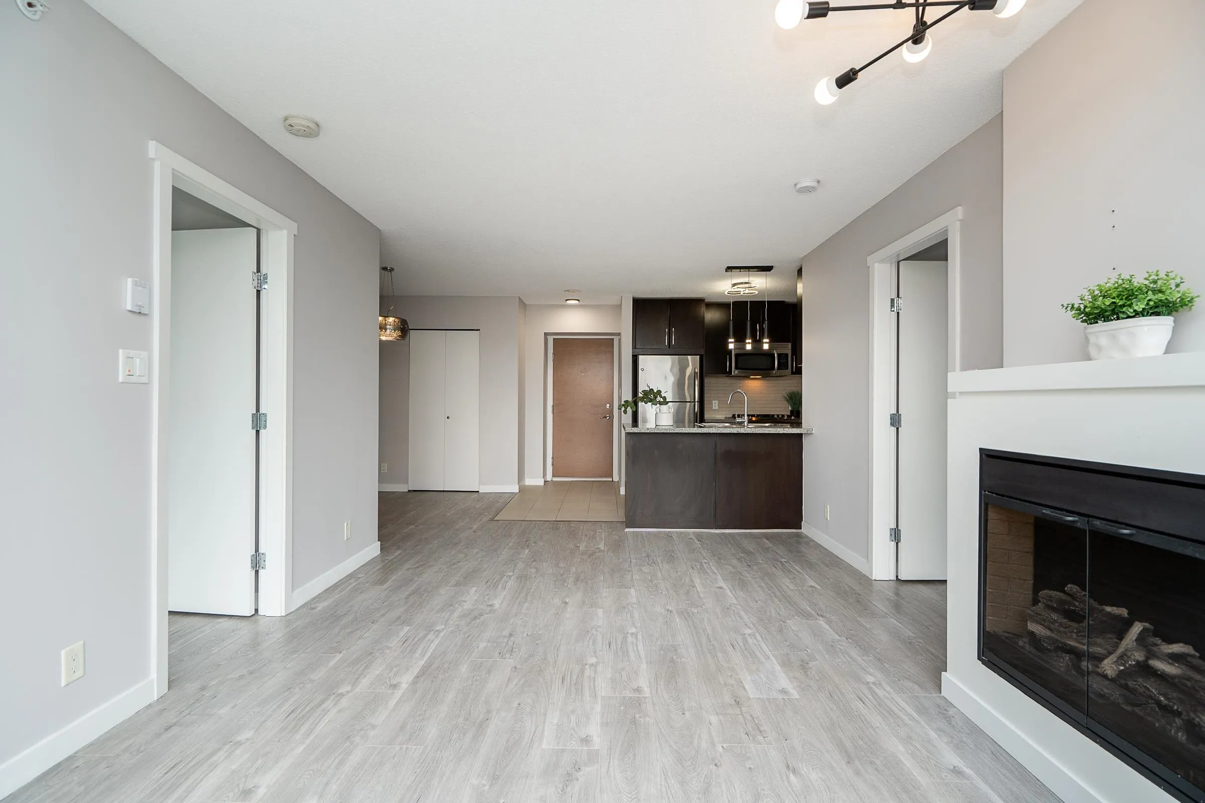 1909 660 Nootka Way