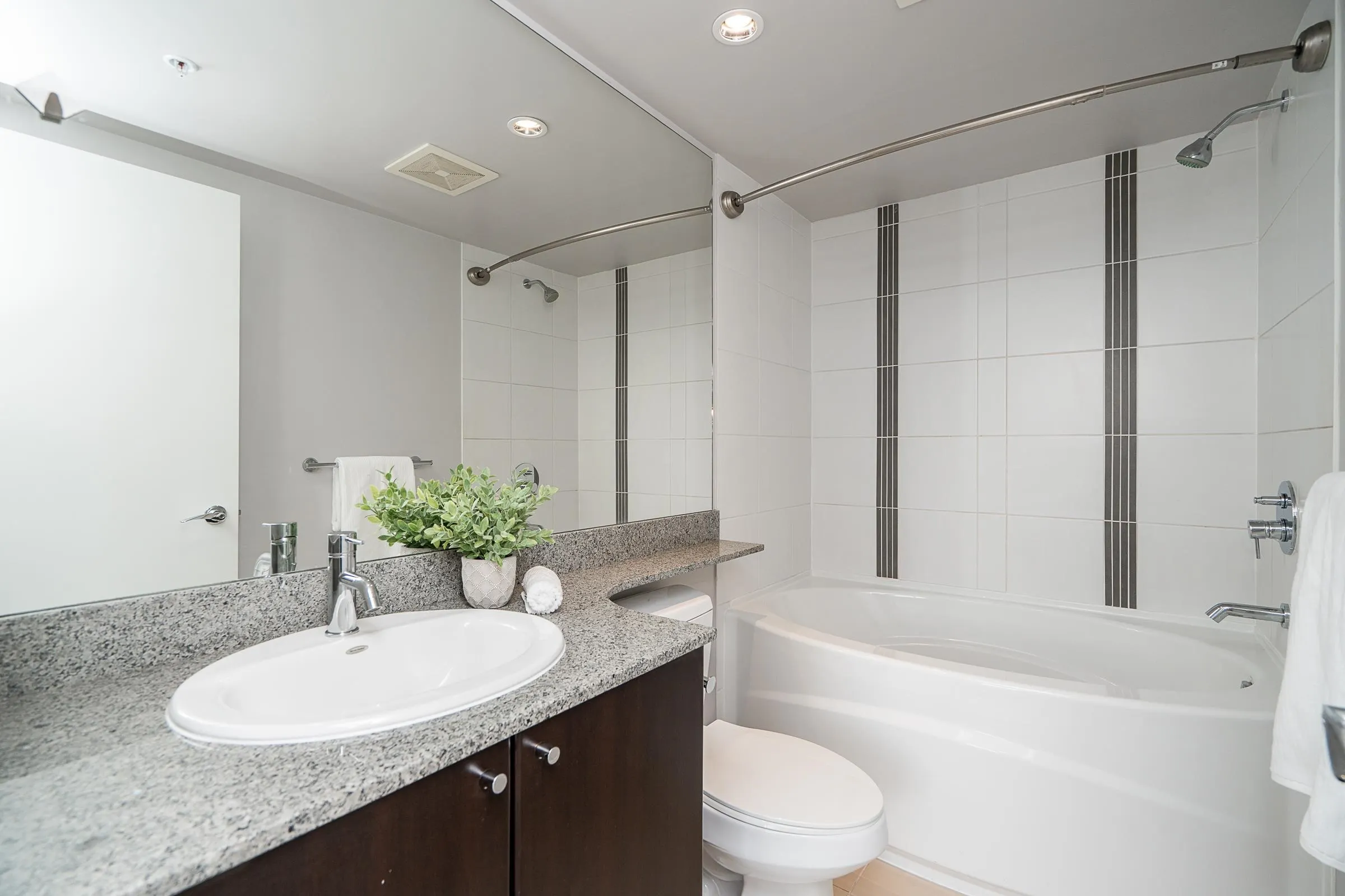 1909 660 Nootka Way