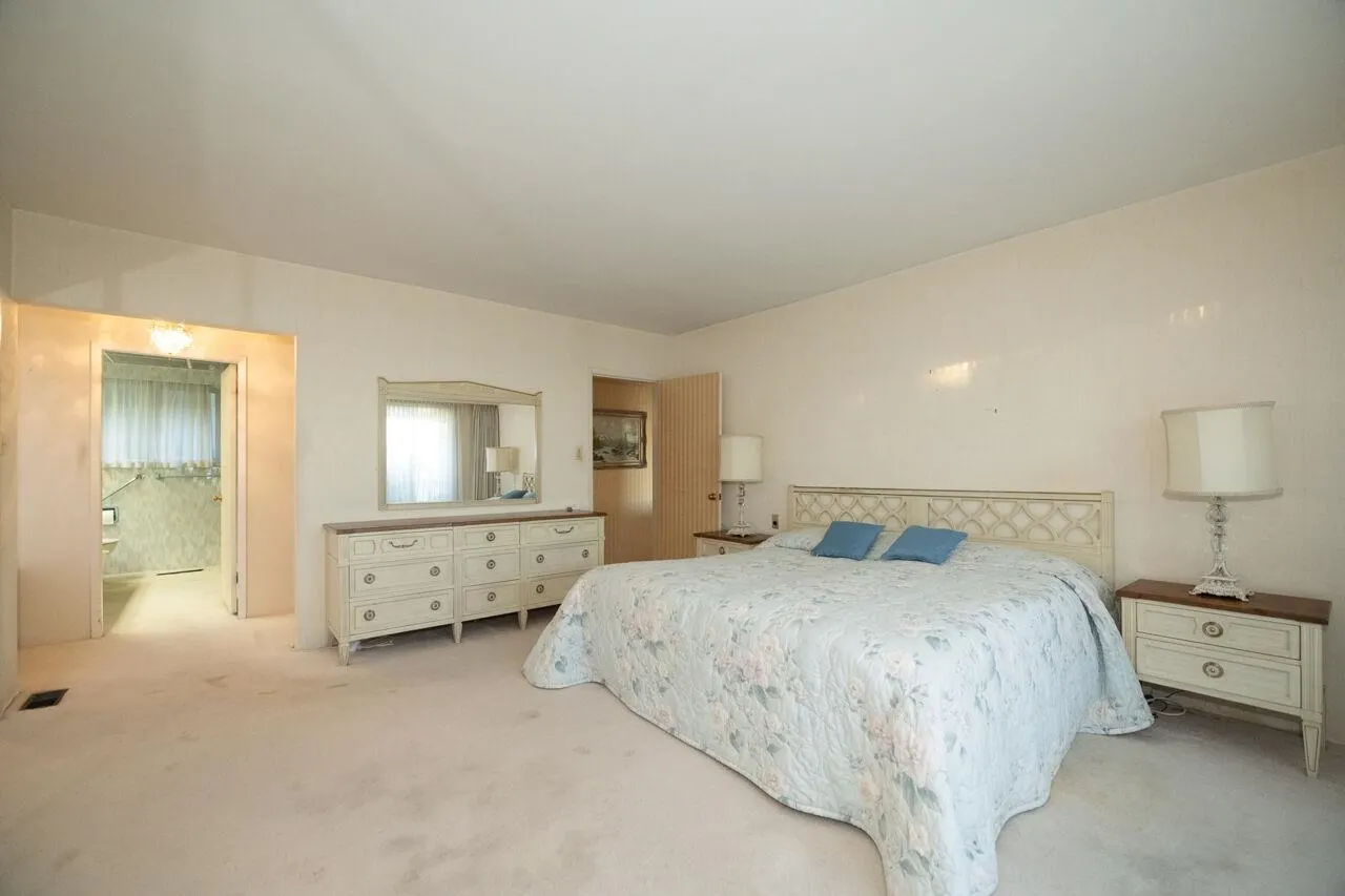735 Fairmile Road