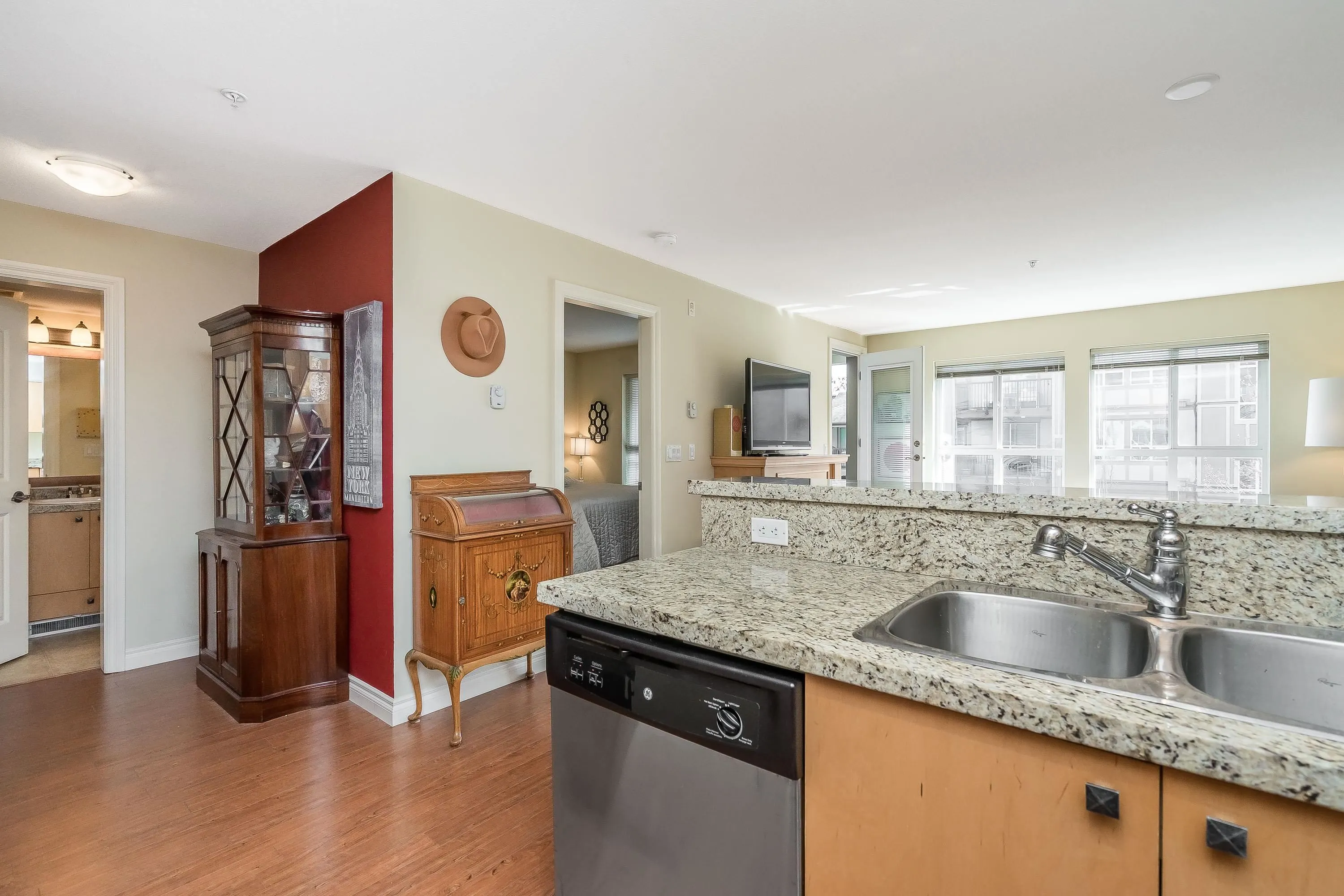 412 8717 160 Street