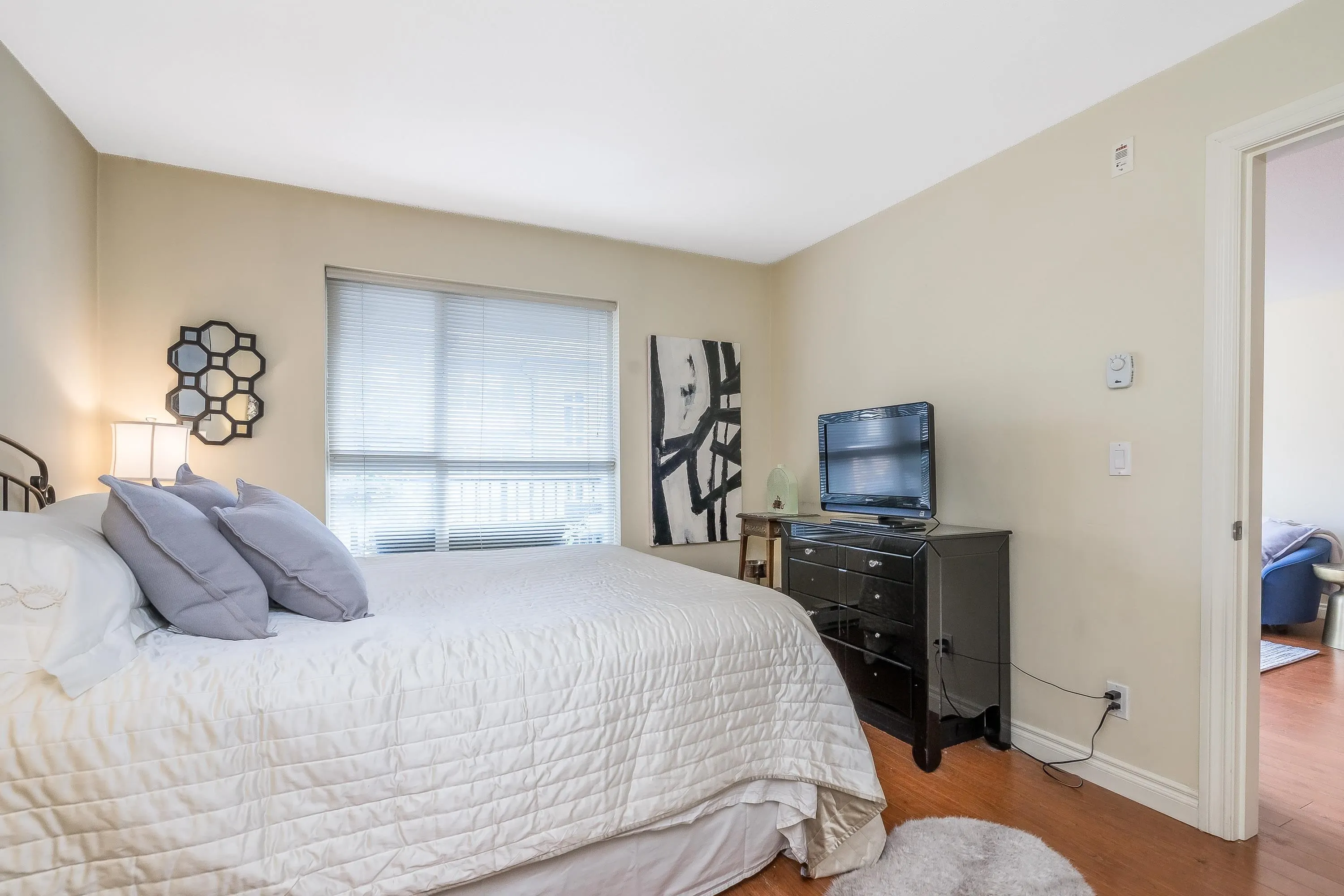 412 8717 160 Street