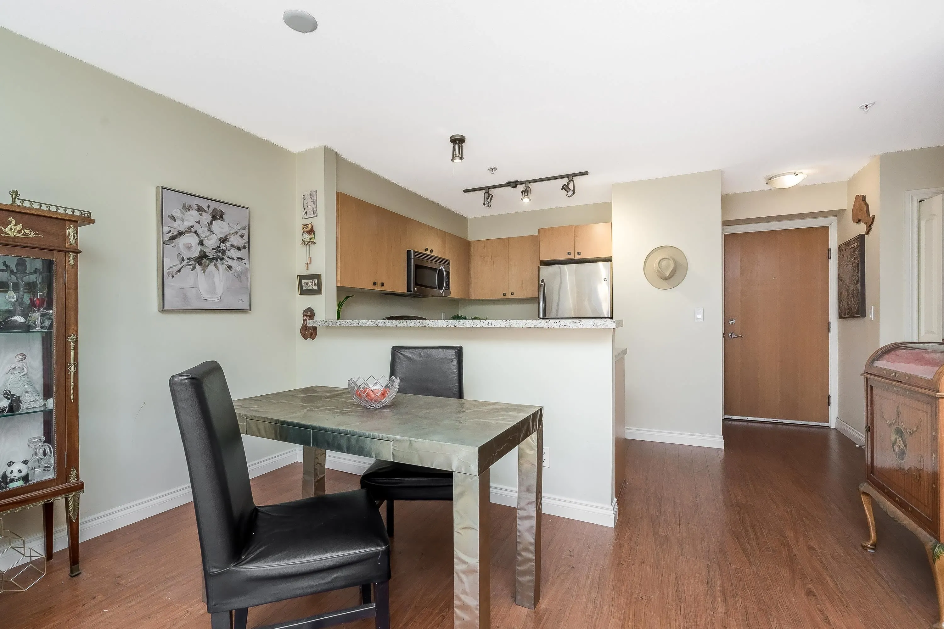 412 8717 160 Street