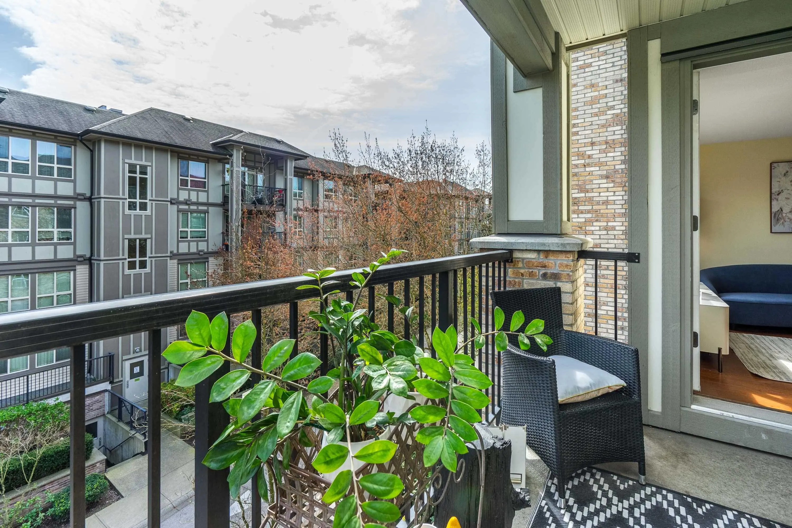 412 8717 160 Street