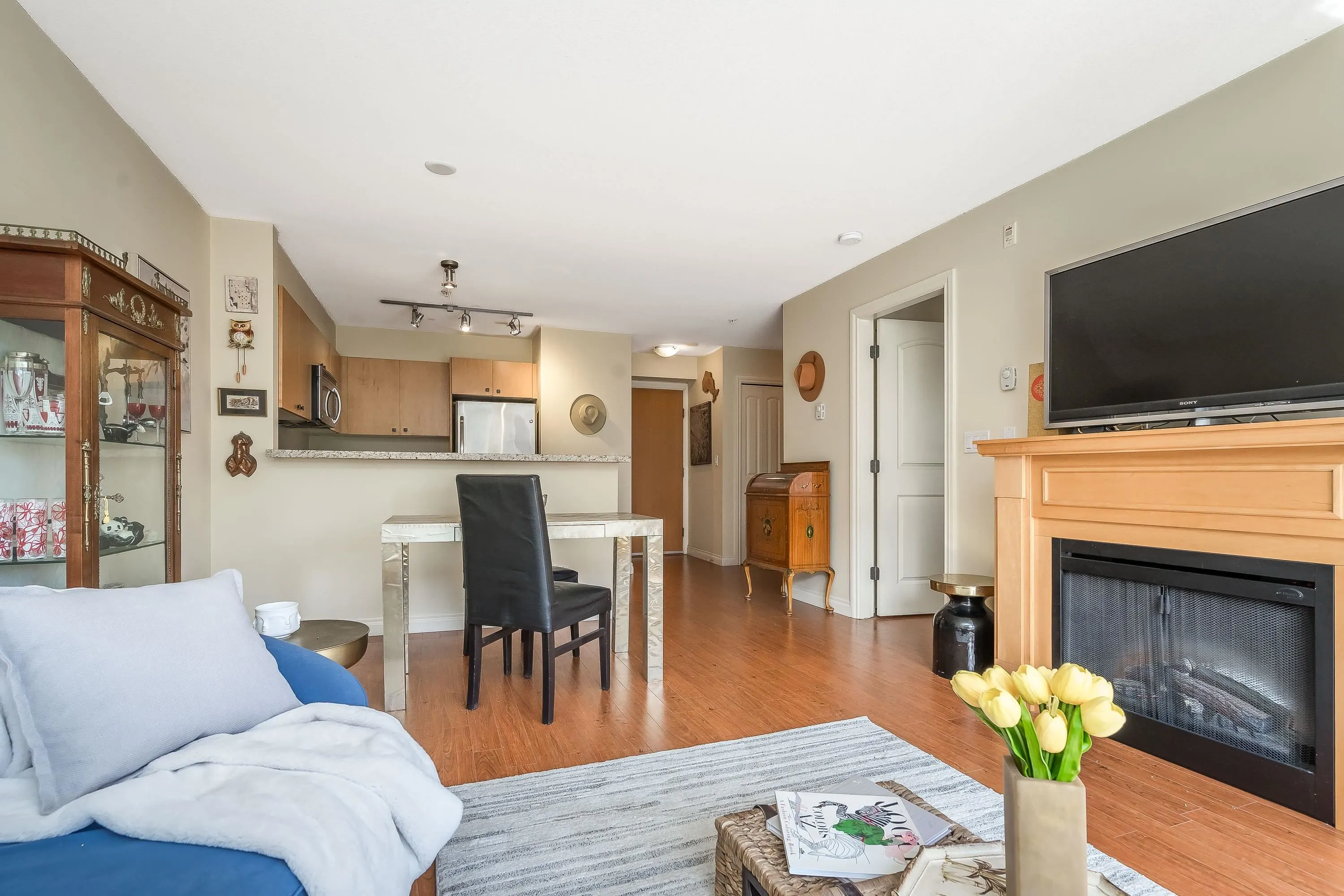 412 8717 160 Street